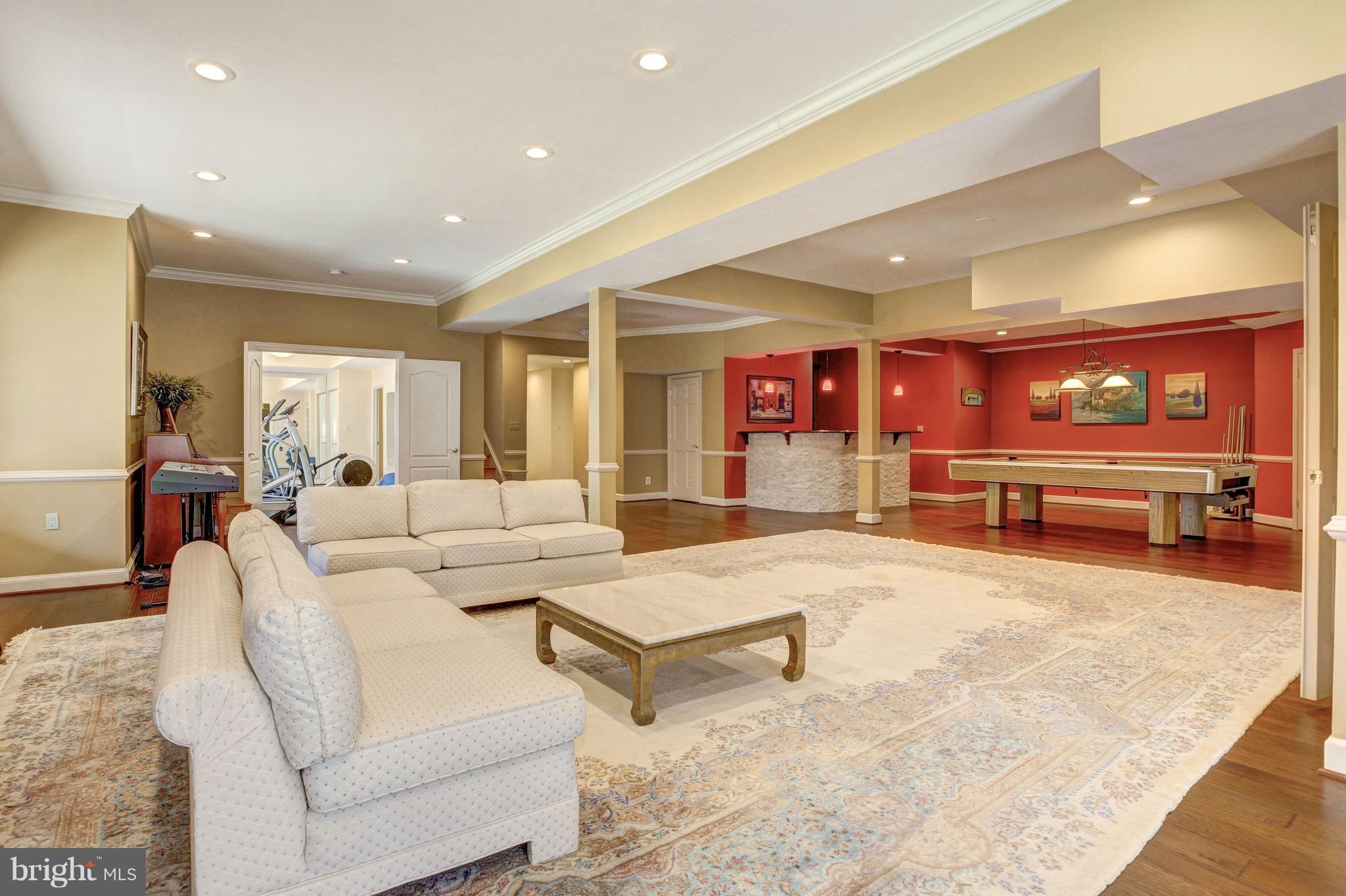 FALCONHURST - Residential