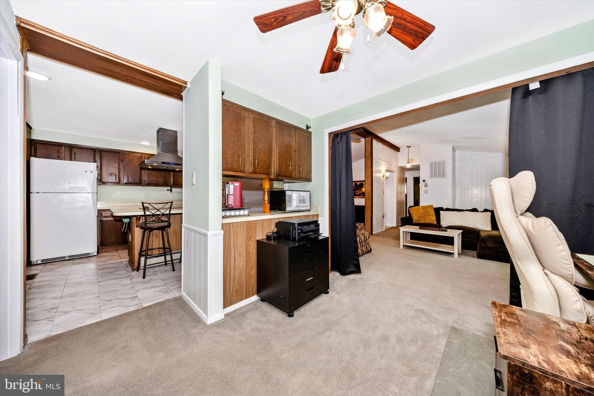 EARL ACRES - Residential
