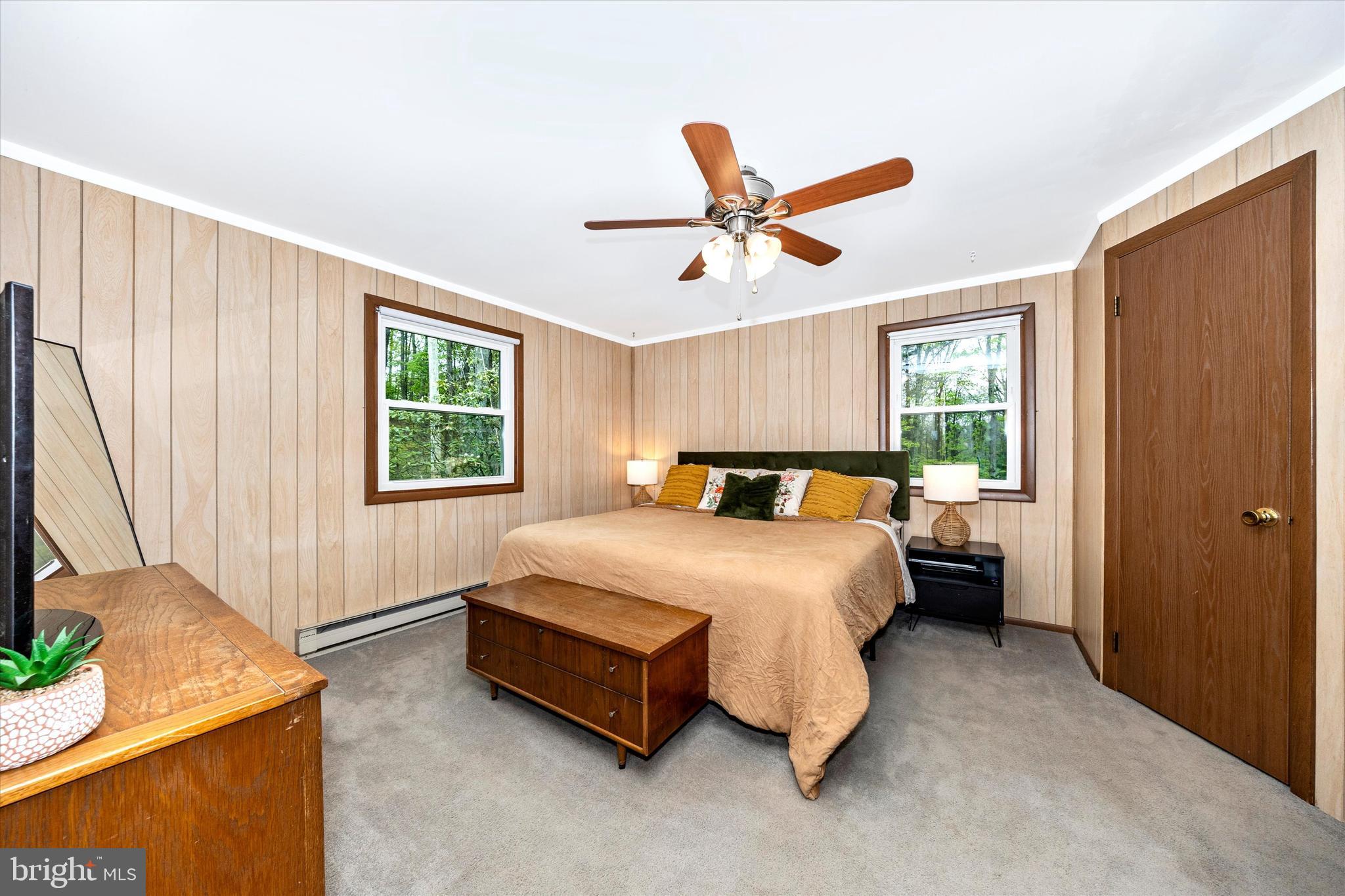 EARL ACRES - Residential