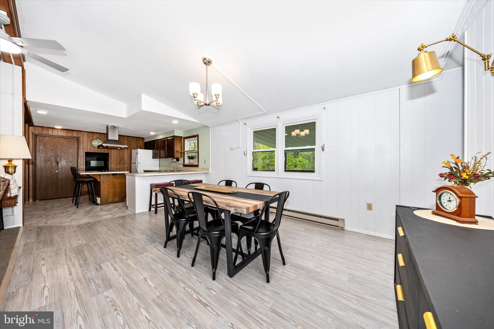 EARL ACRES - Residential
