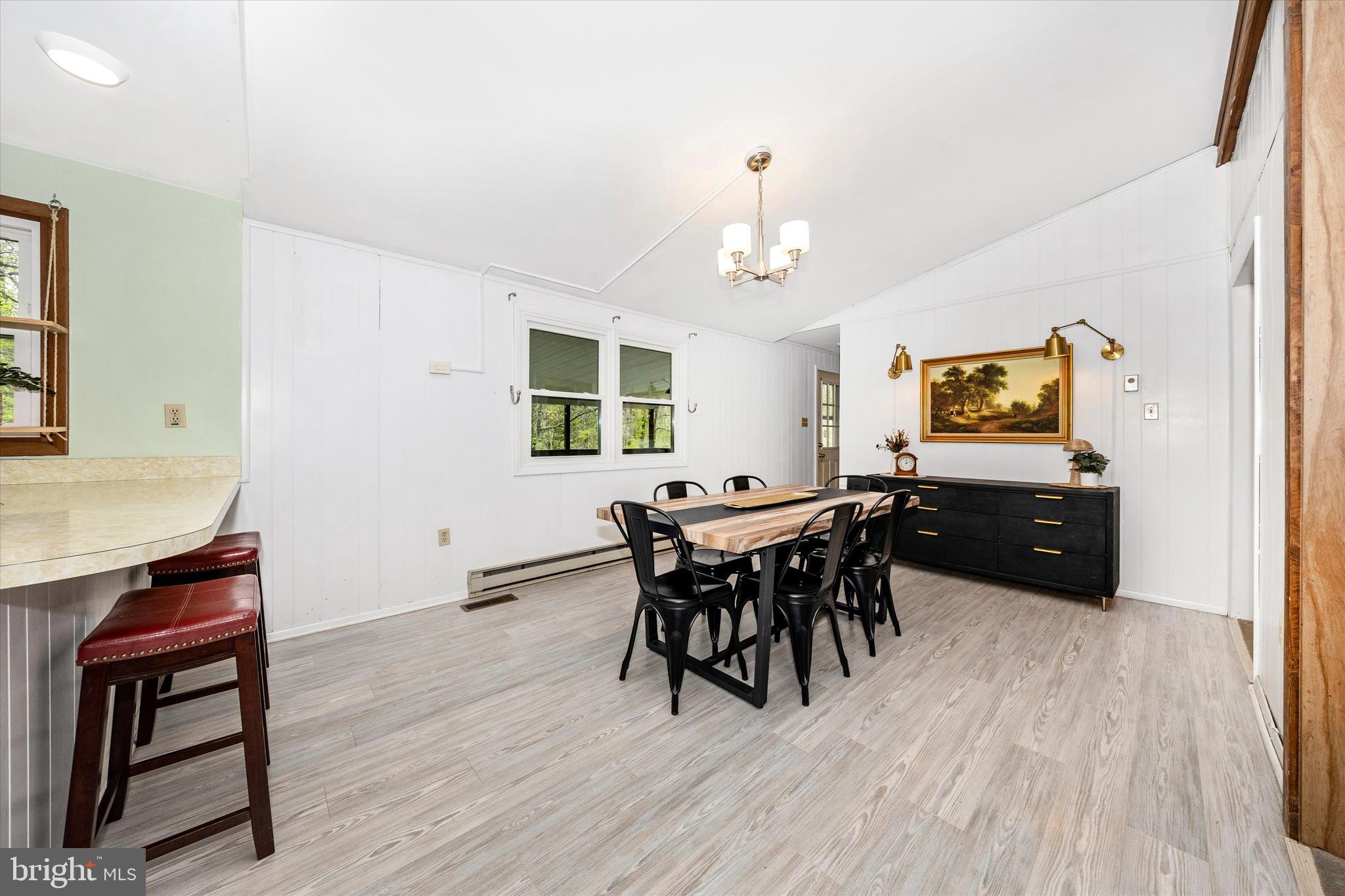 EARL ACRES - Residential