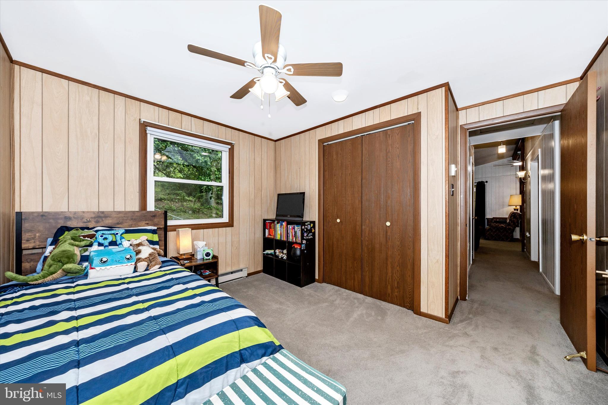 EARL ACRES - Residential