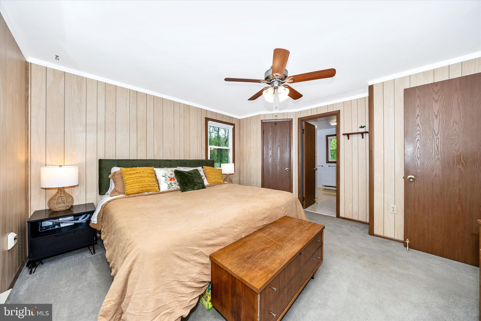EARL ACRES - Residential