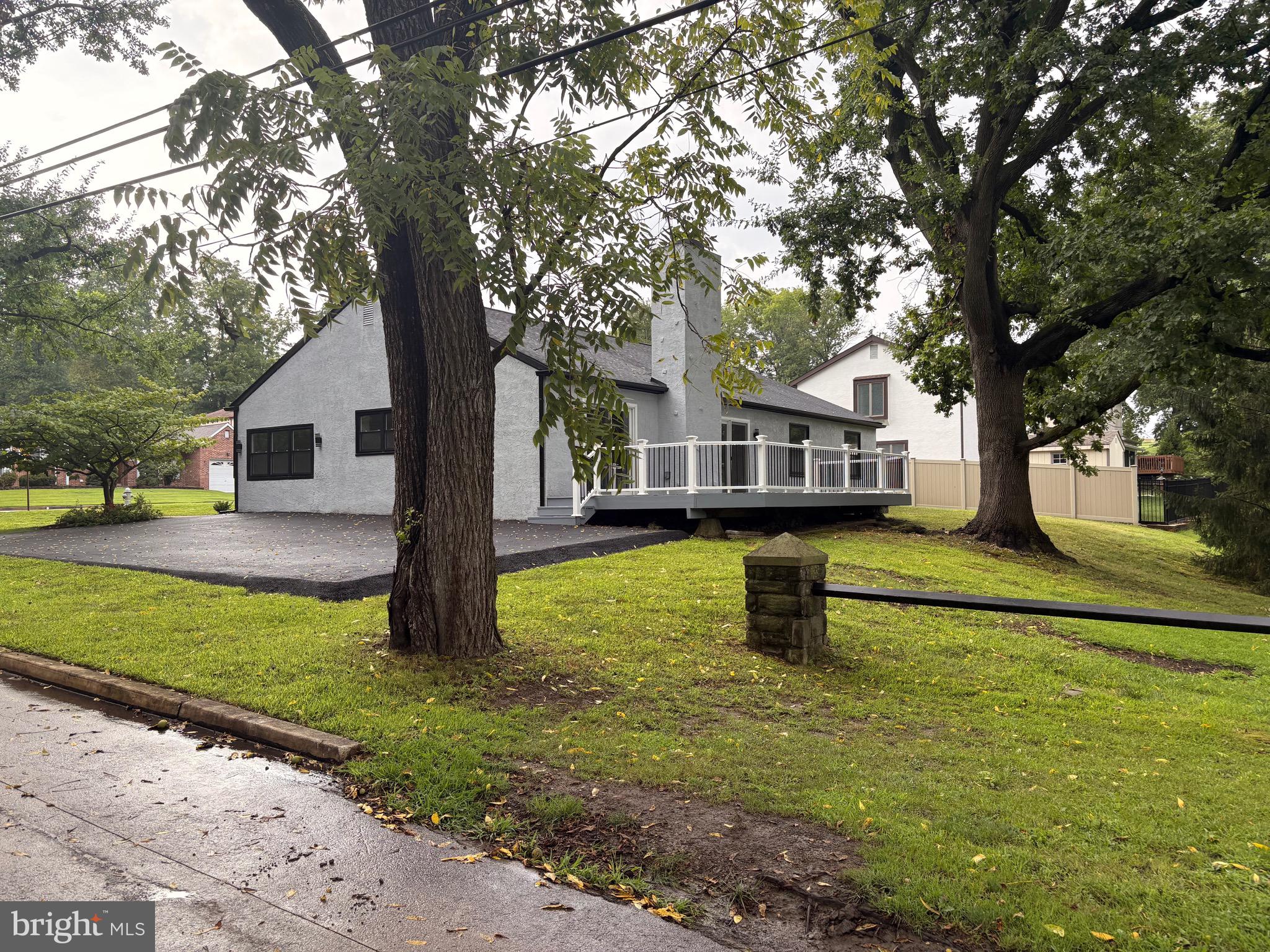 501 FLORA CIRCLE