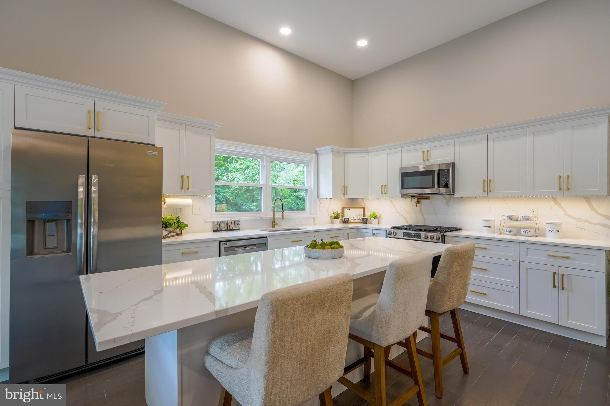 501 FLORA CIRCLE