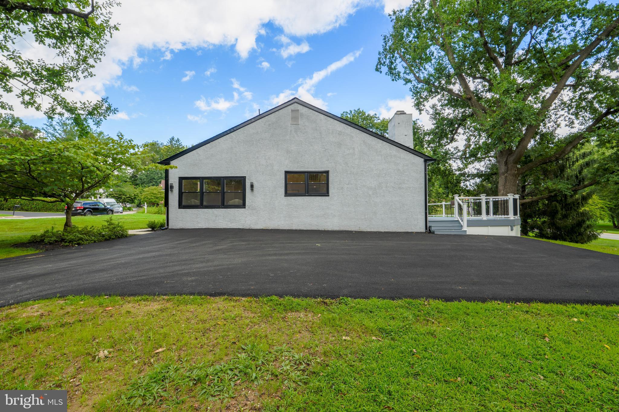 501 FLORA CIRCLE