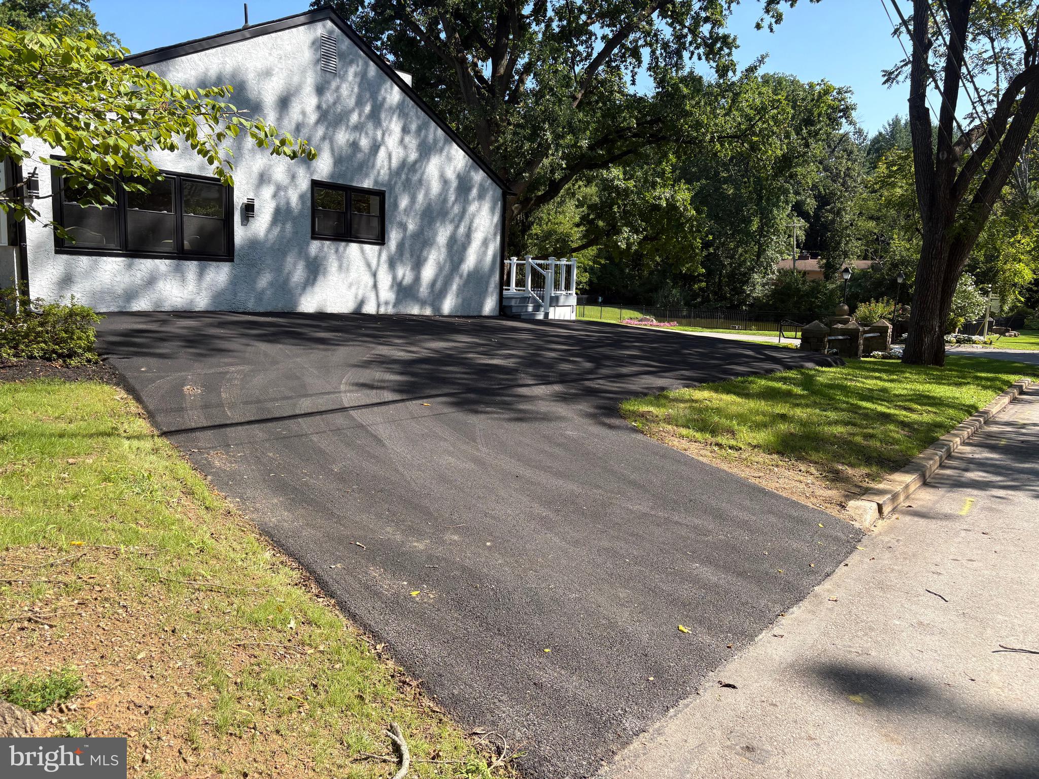 501 FLORA CIRCLE