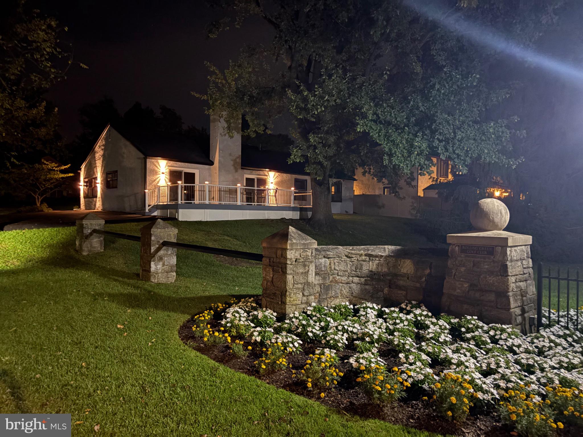 501 FLORA CIRCLE