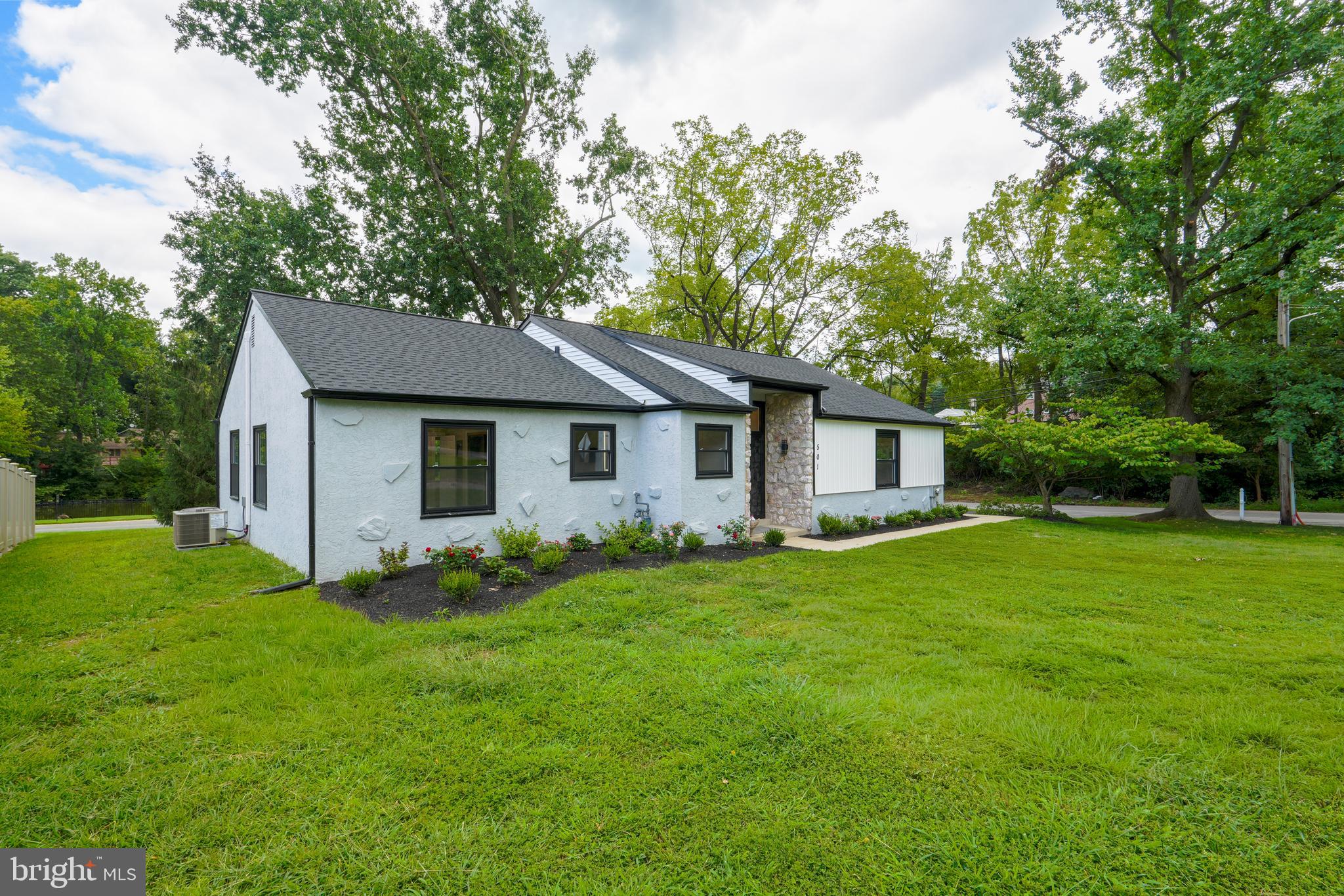 501 FLORA CIRCLE