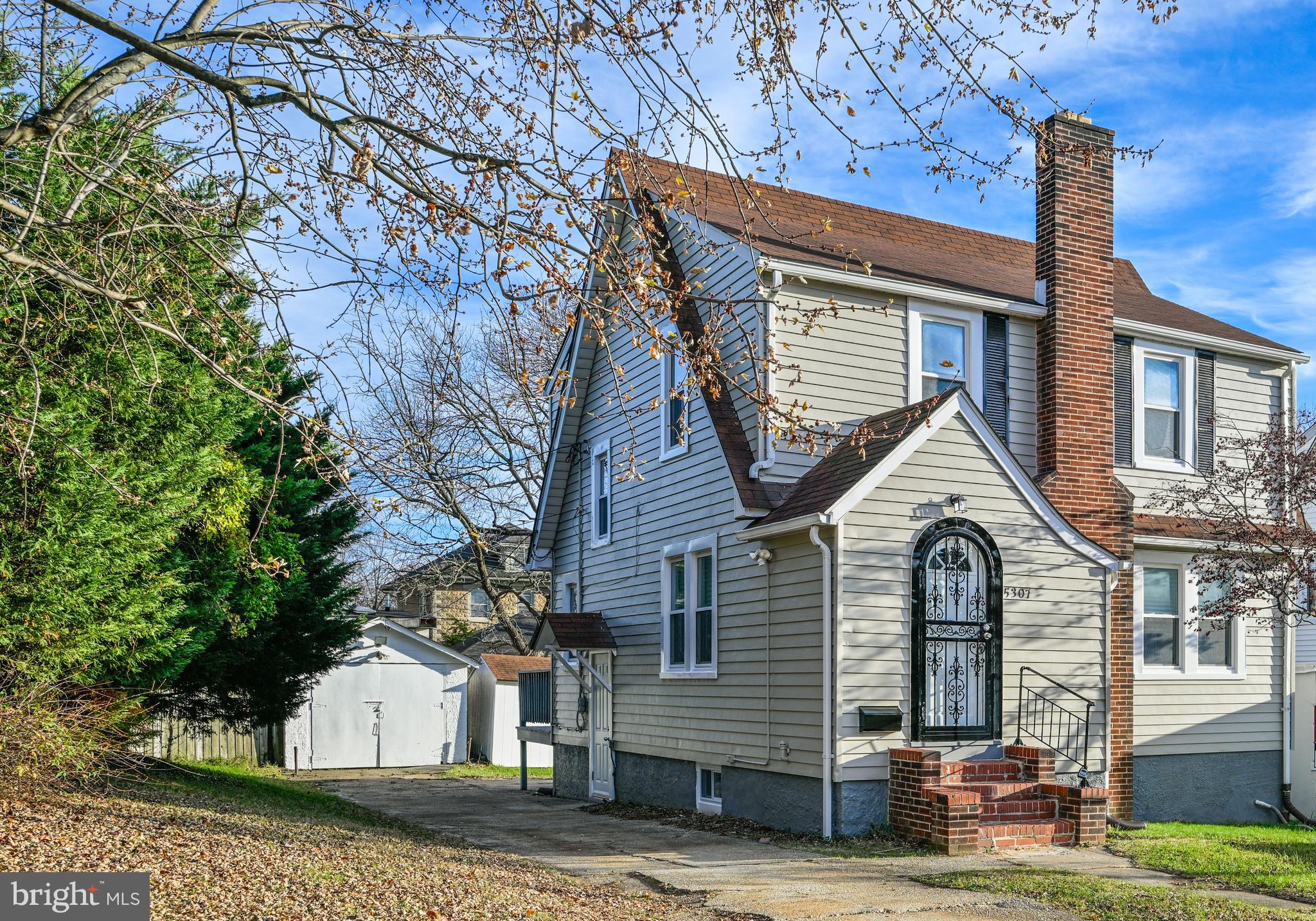LAURAVILLE HISTORIC DISTRICT - Residential
