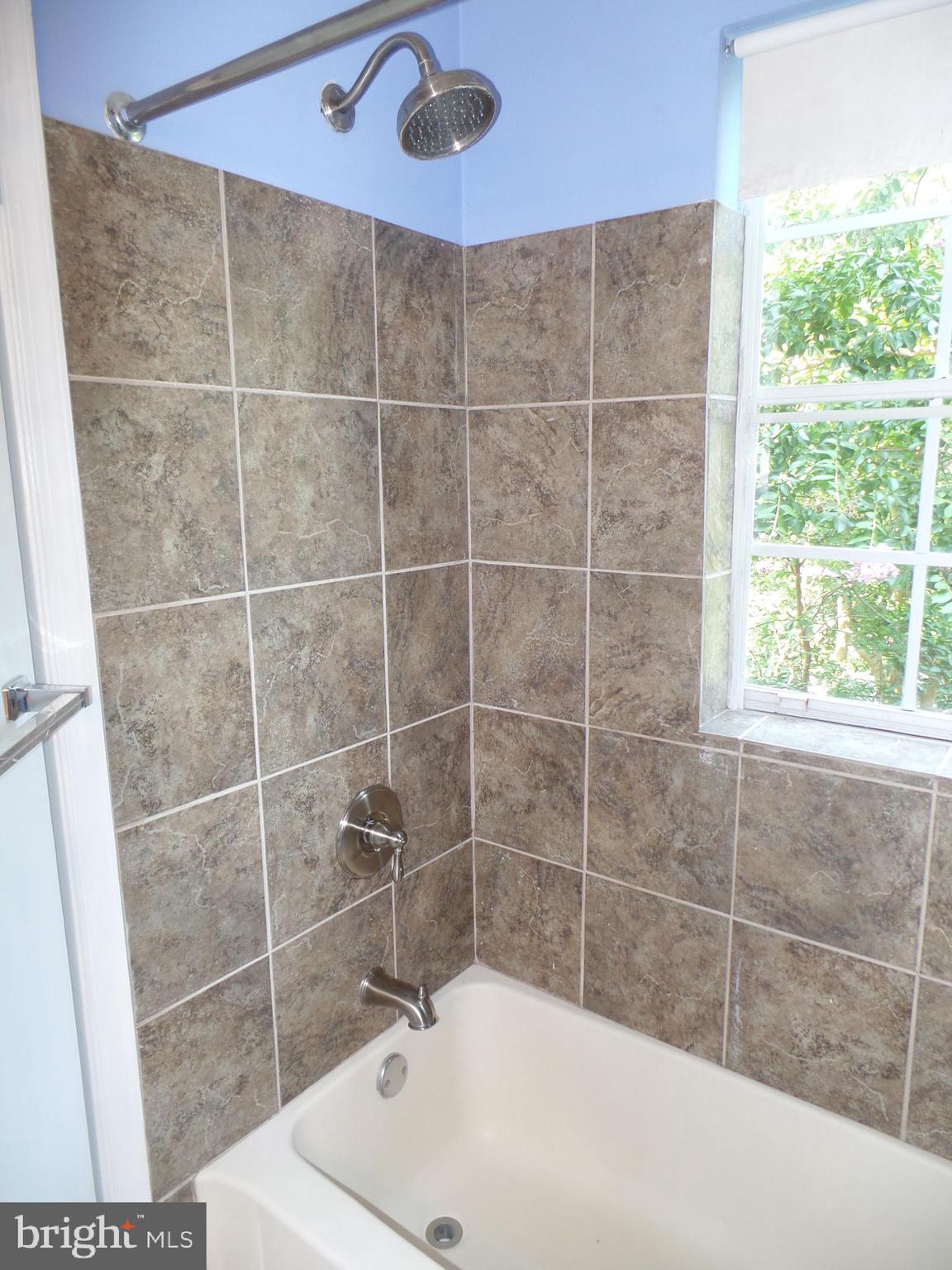 COLONIAL VILLAGE II - Residential