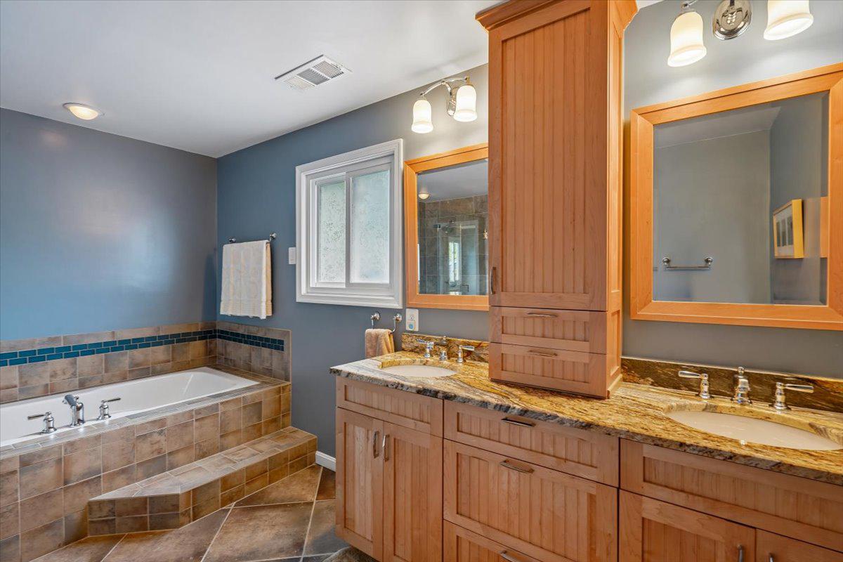 MAPLEWOOD ESTATES - Residential