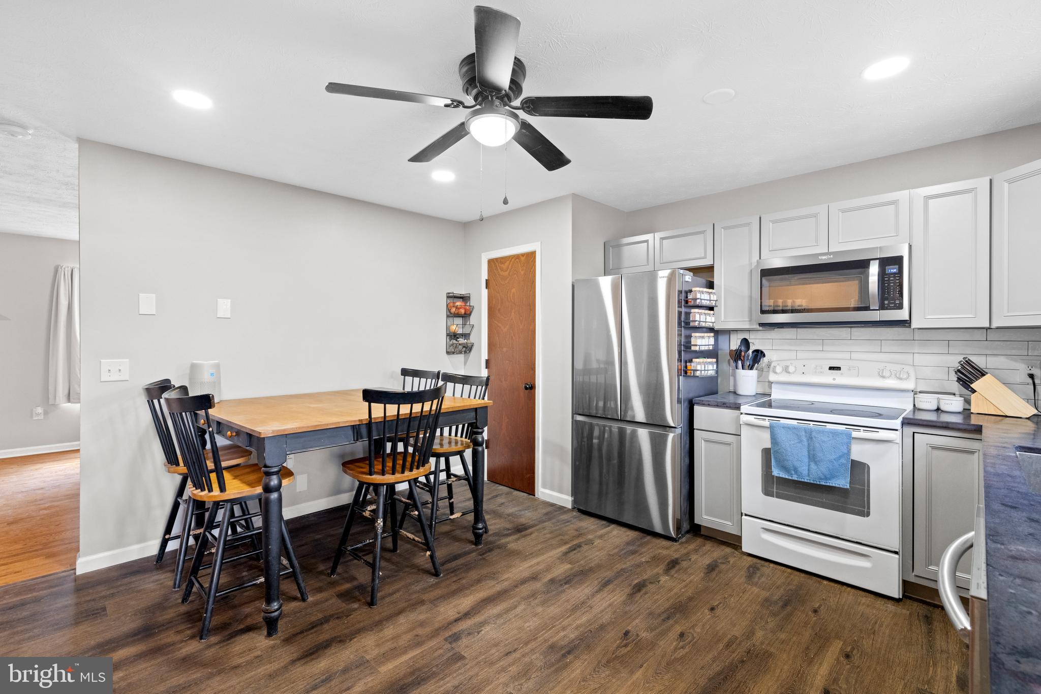 FREDERICKTOWNE TOWNHOUSE - Residential