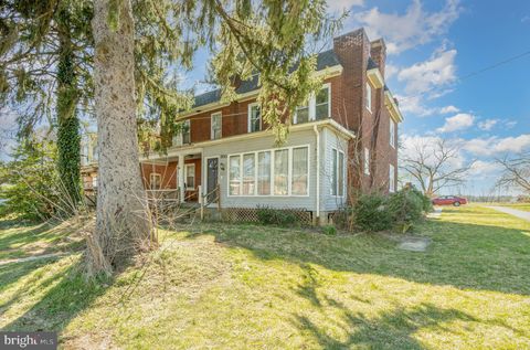 Photo of 700 S WEST END AVE, LANCASTER, PA 17603 (MLS # PALA2030986)