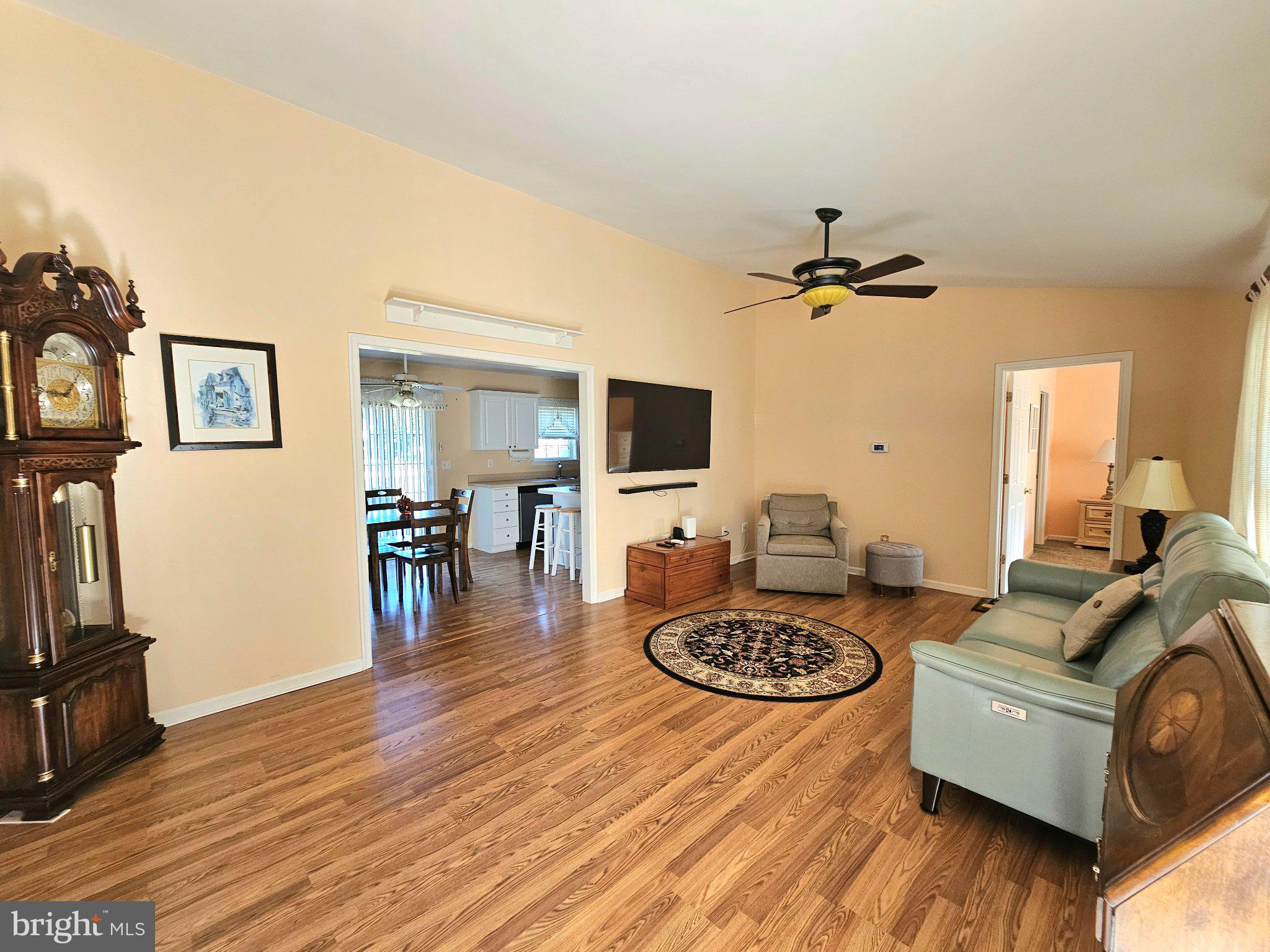 909 SAPPHIRE COURT