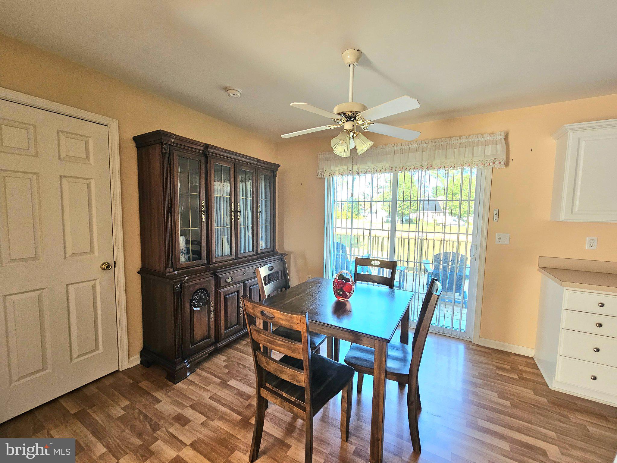 909 SAPPHIRE COURT