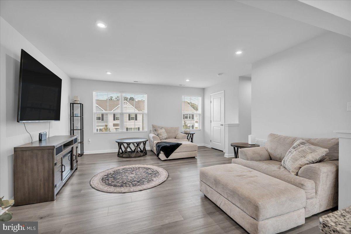 30 MAGNOLIA WAY