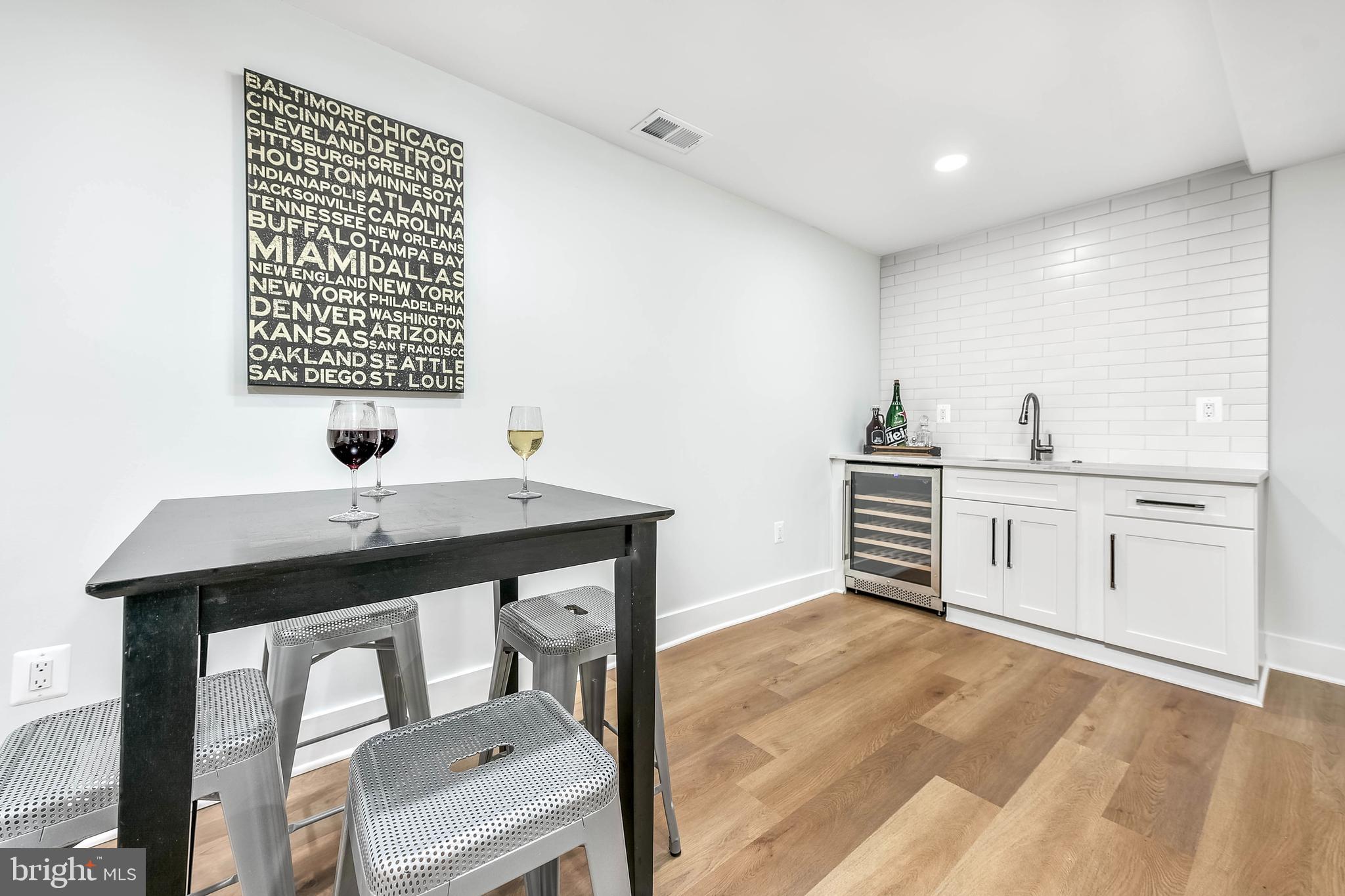 CARDINAL GLEN - Residential