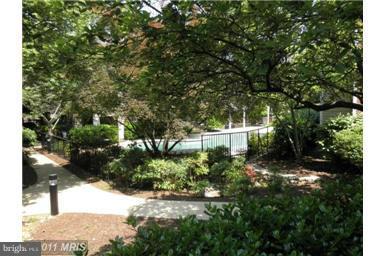 POINTE AT PARK CENTER - Residential