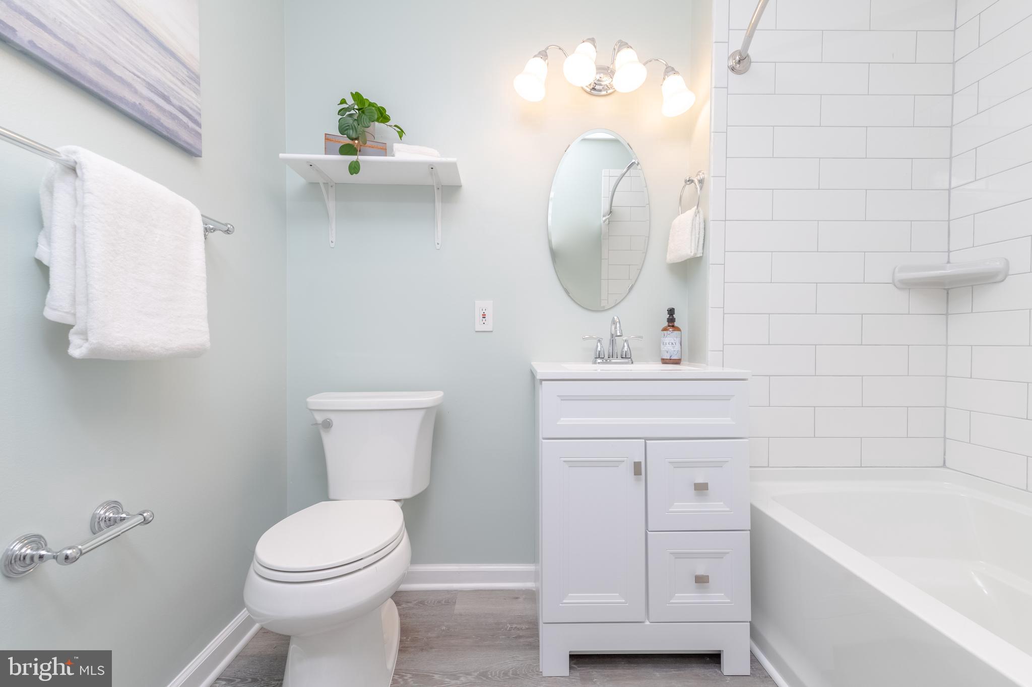 RIVERSIDE PARK - Residential