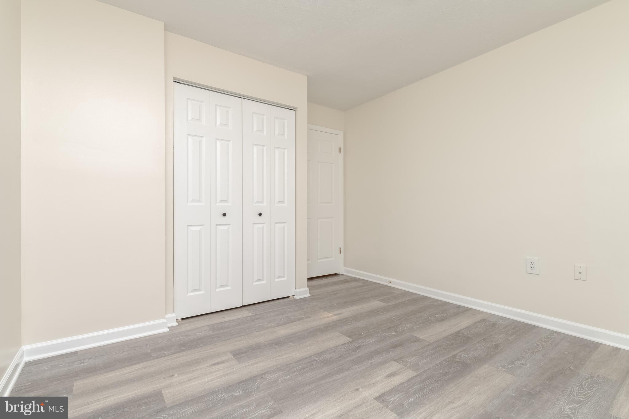 RIVERSIDE PARK - Residential