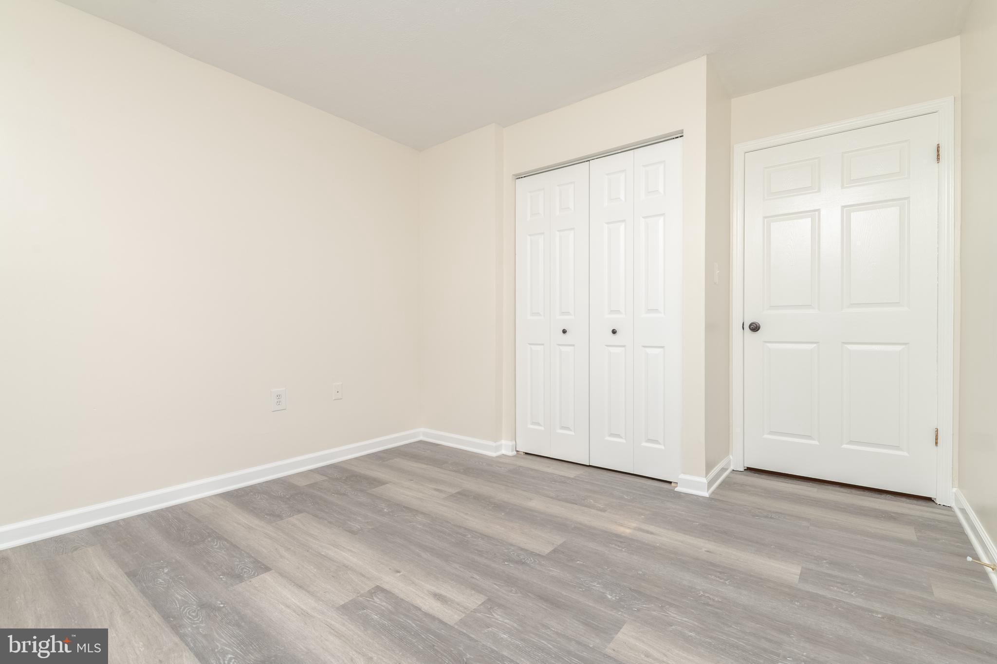 RIVERSIDE PARK - Residential