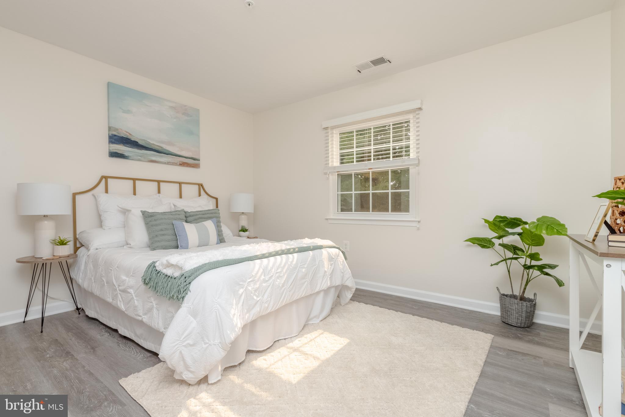 RIVERSIDE PARK - Residential