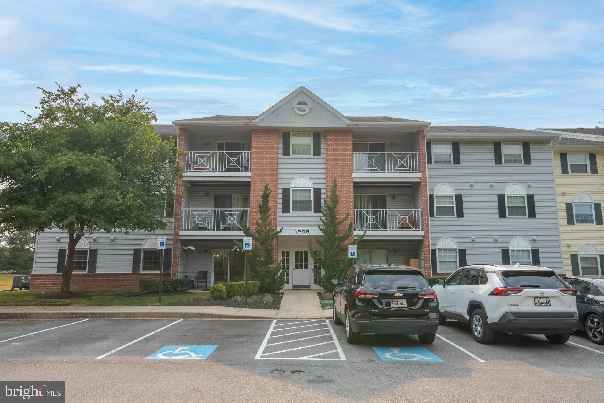 RIVERSIDE PARK - Residential