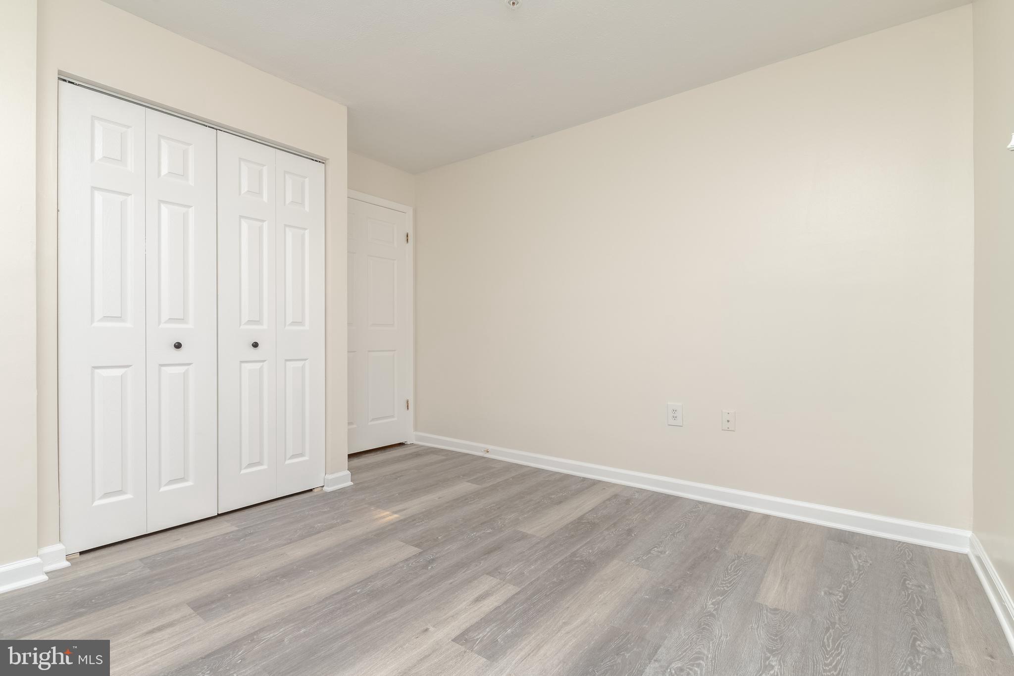 RIVERSIDE PARK - Residential