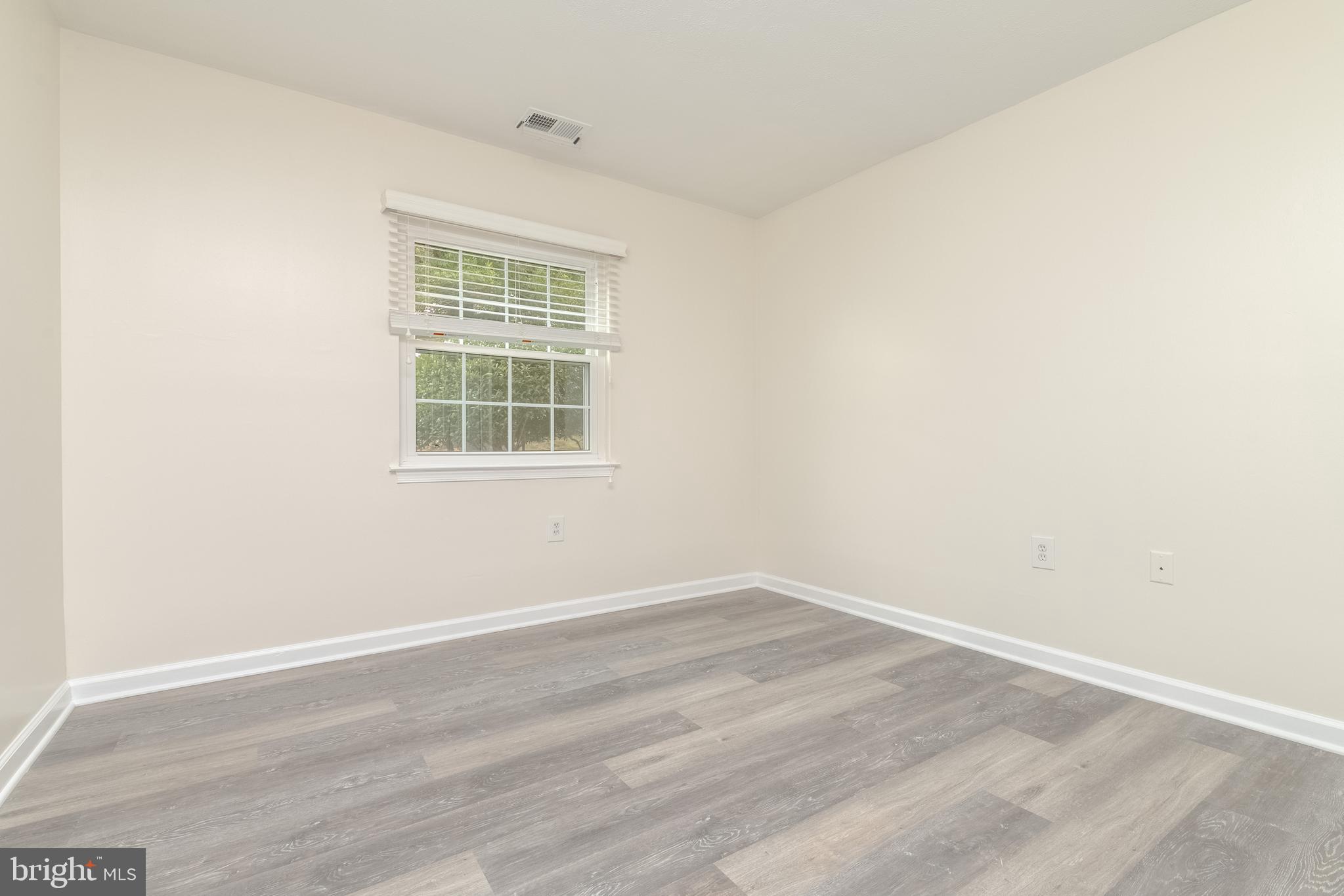 RIVERSIDE PARK - Residential