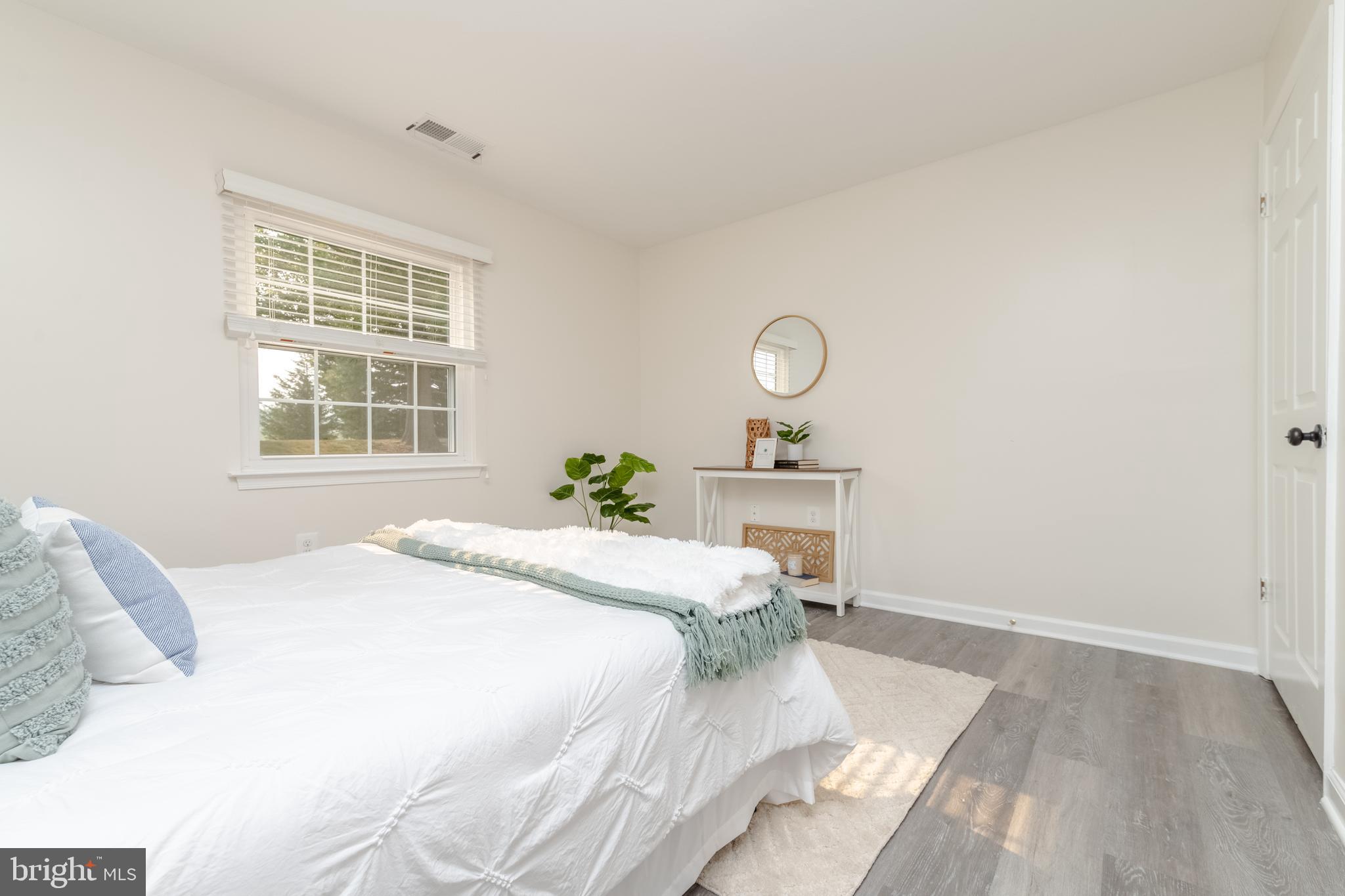 RIVERSIDE PARK - Residential