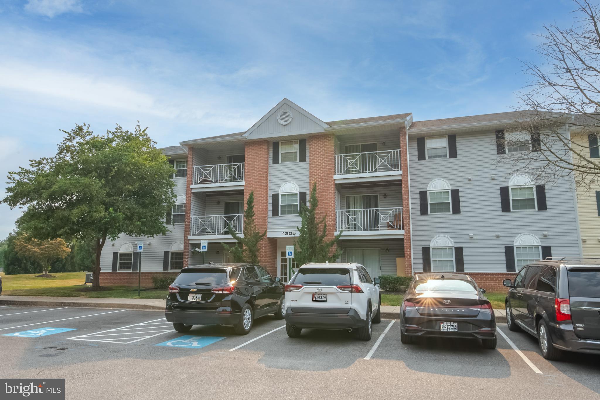 RIVERSIDE PARK - Residential