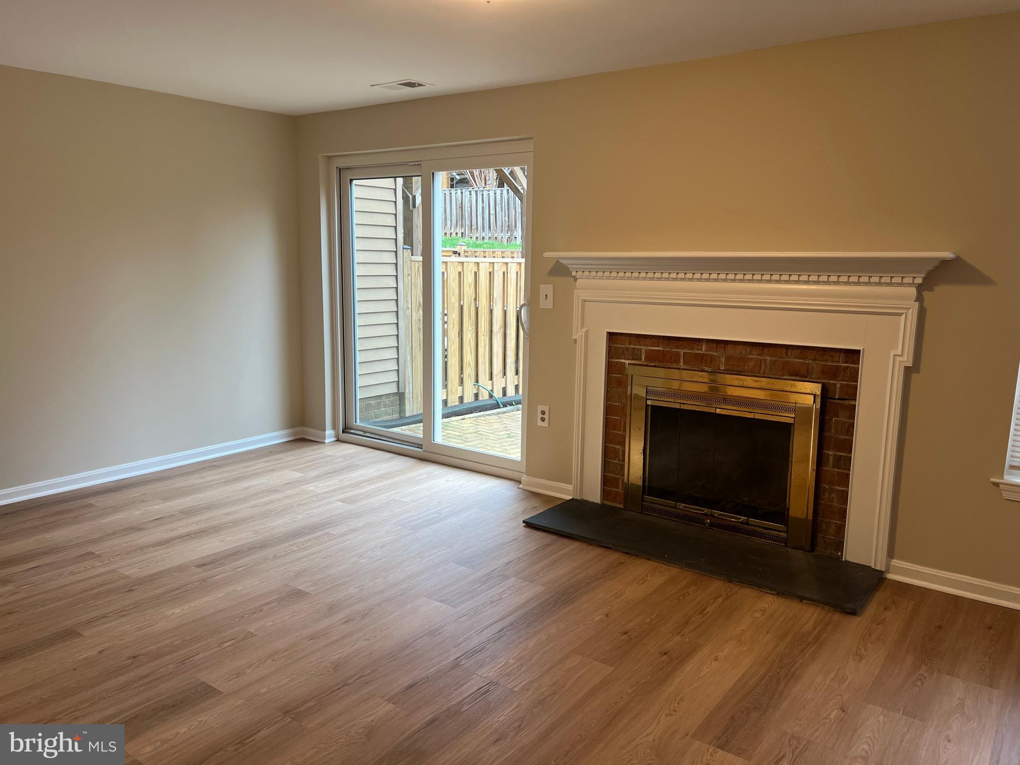 DAVENTRY - Residential Lease