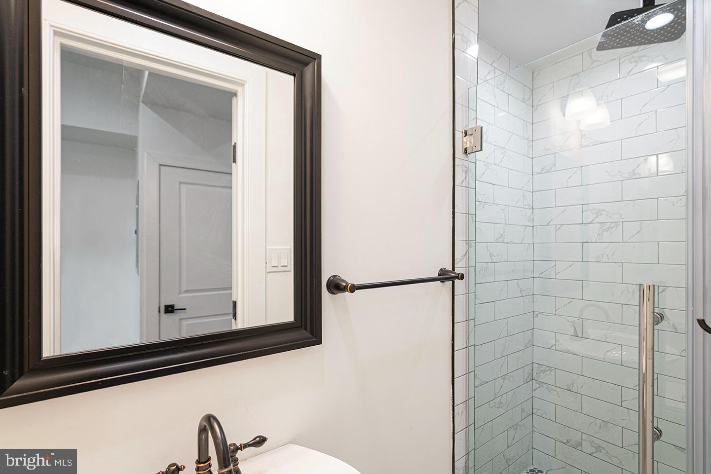 POINT BREEZE - Residential Lease