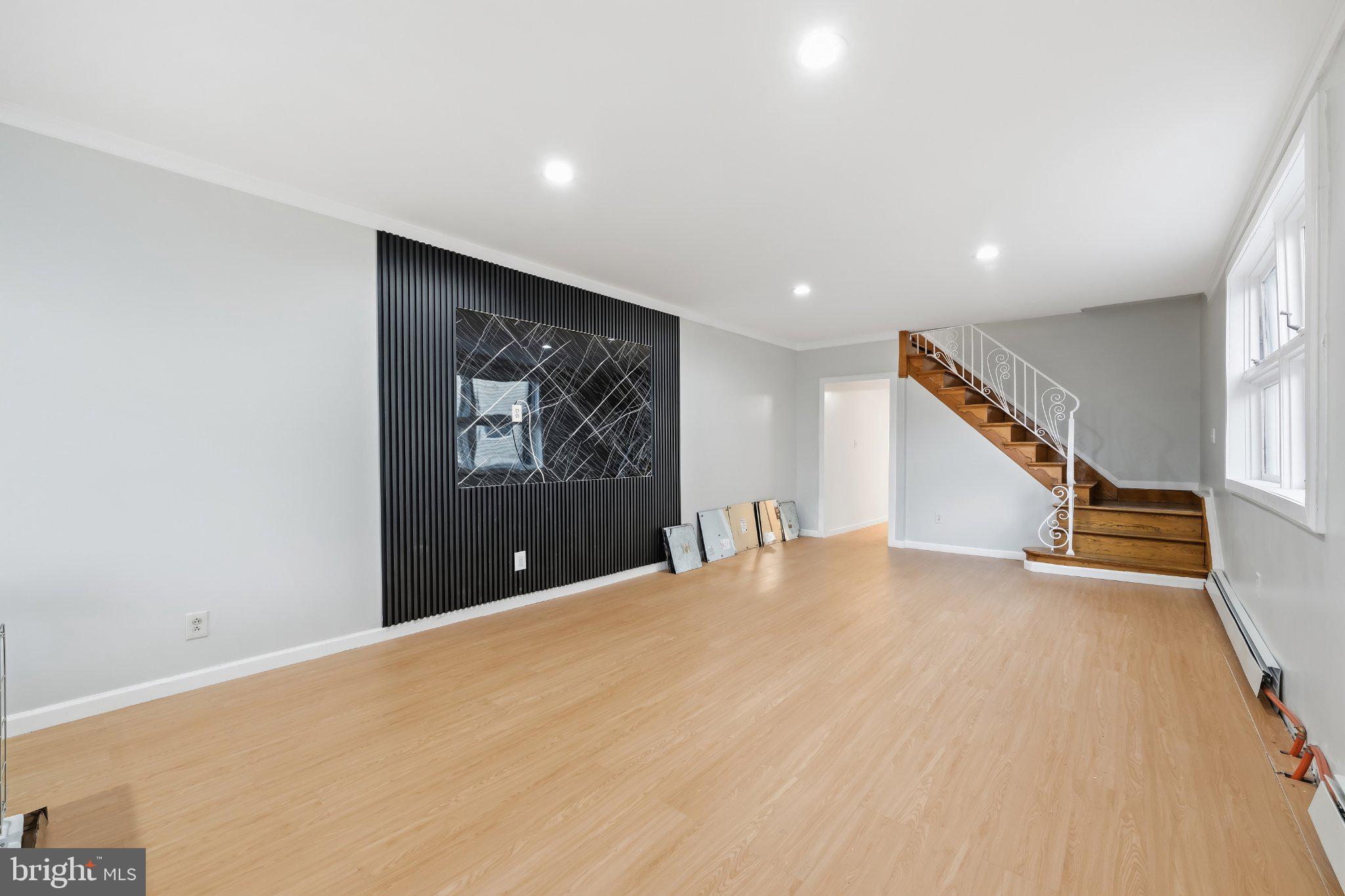 401 W PINE STREET