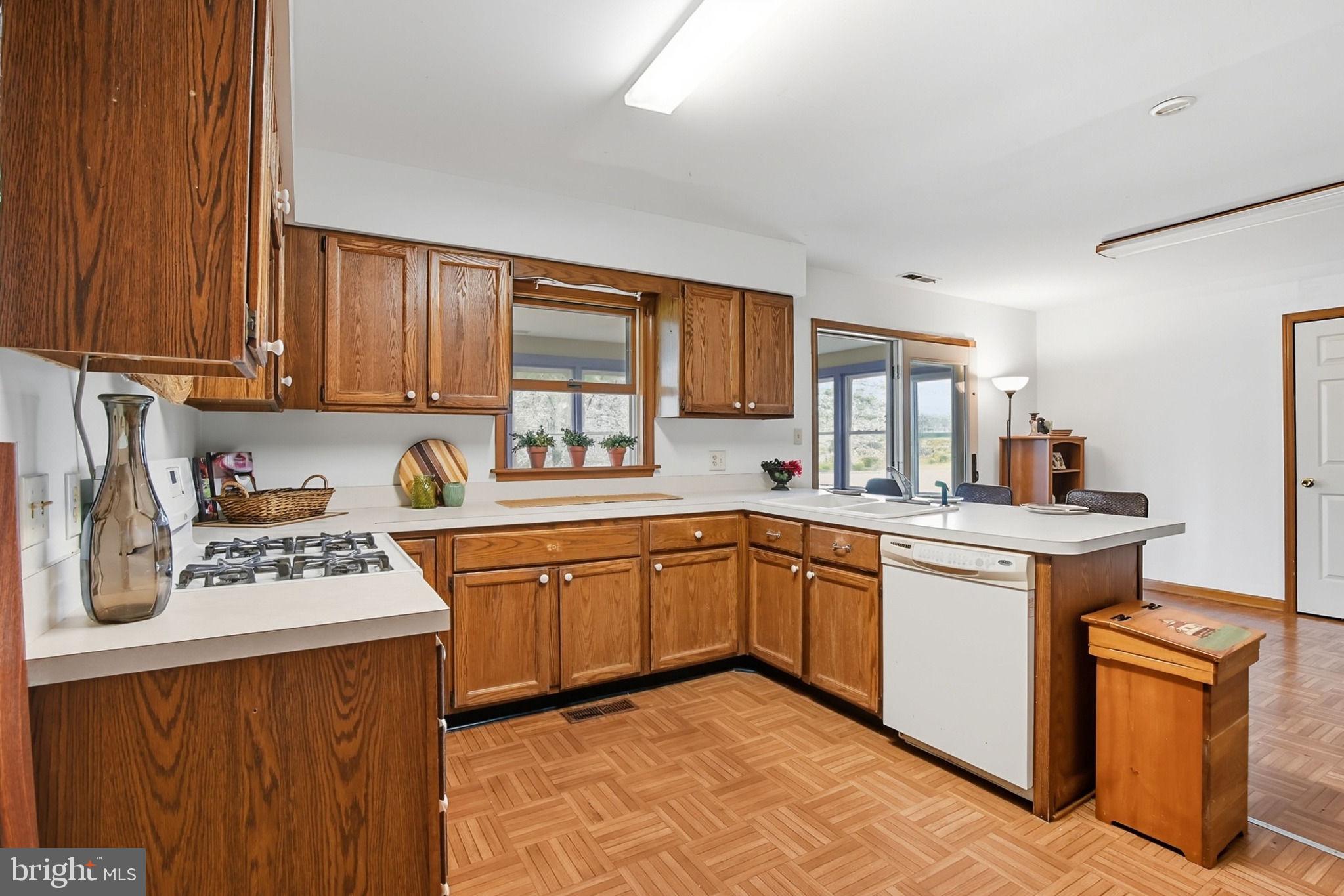 NECK DISTRICT - Residential