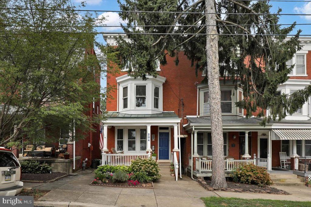 Photo of 204 S West End Avenue, Lancaster, PA 17603 (MLS # PALA2059040)
