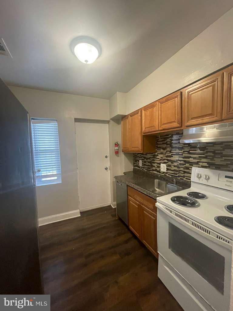 2830 R STREET SE 1