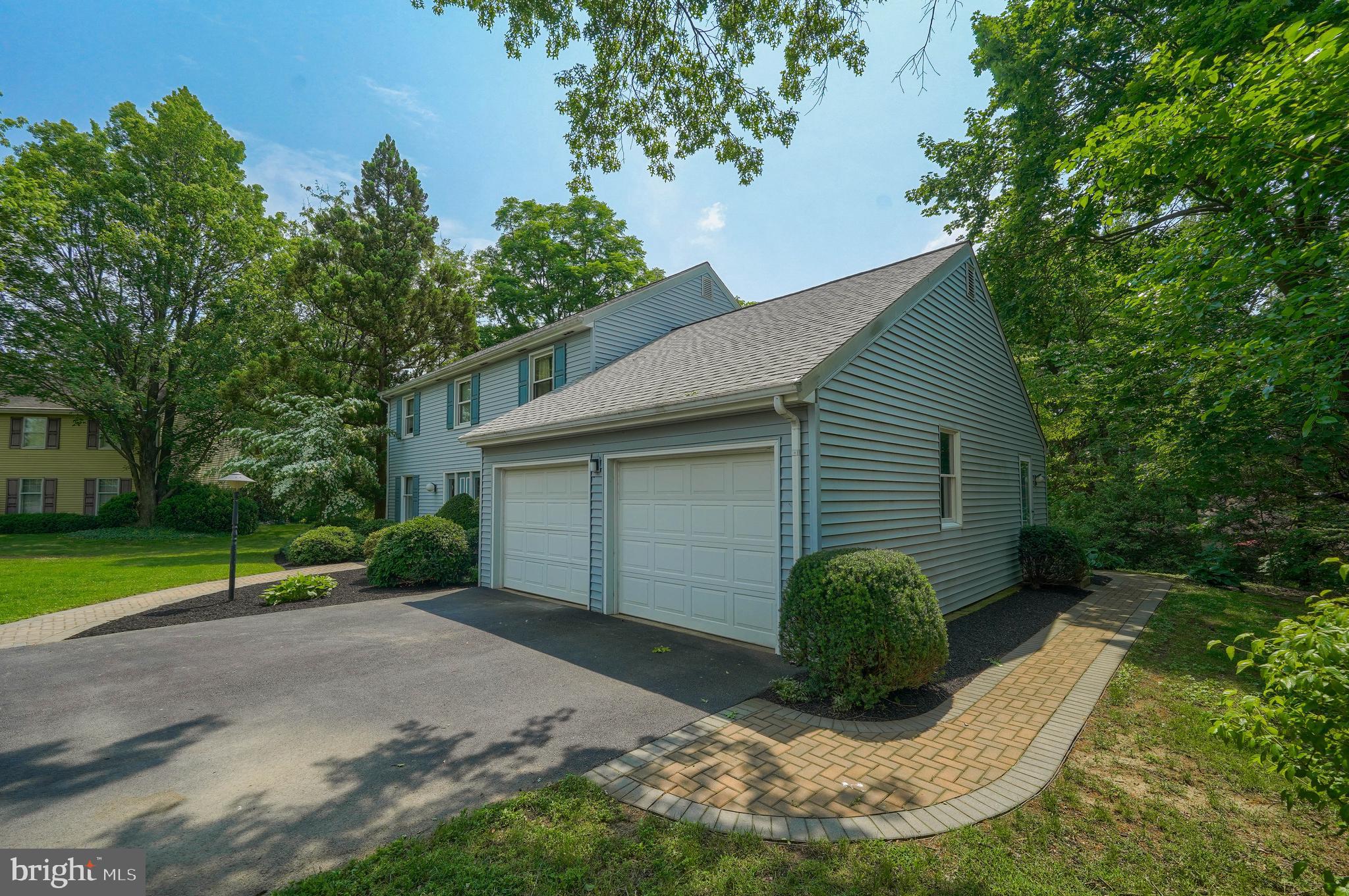 2640 BREEZEWOOD DRIVE