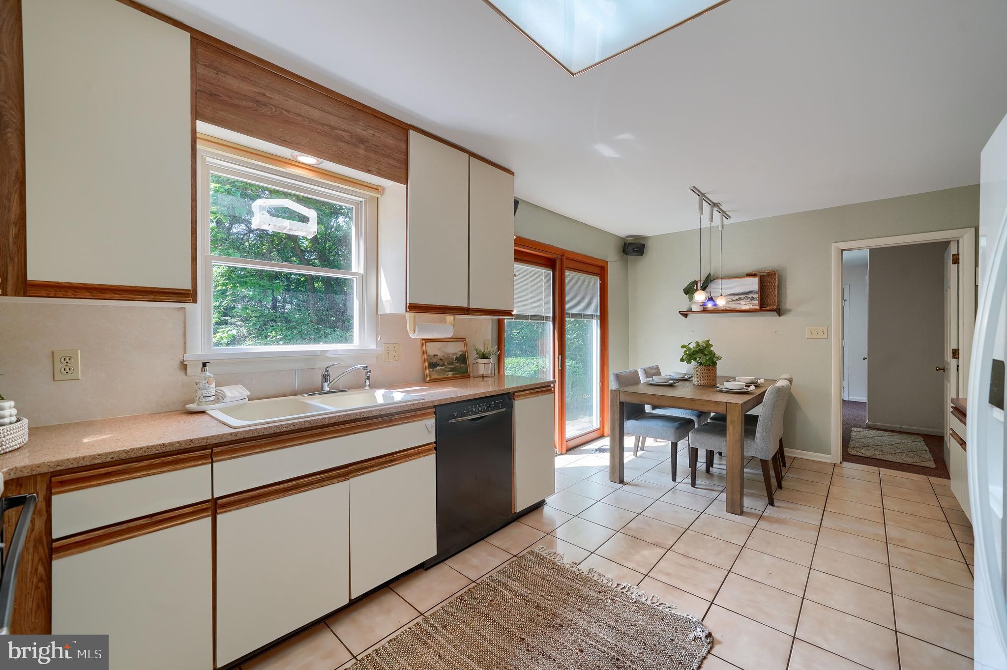 MISSION HILLS - Residential