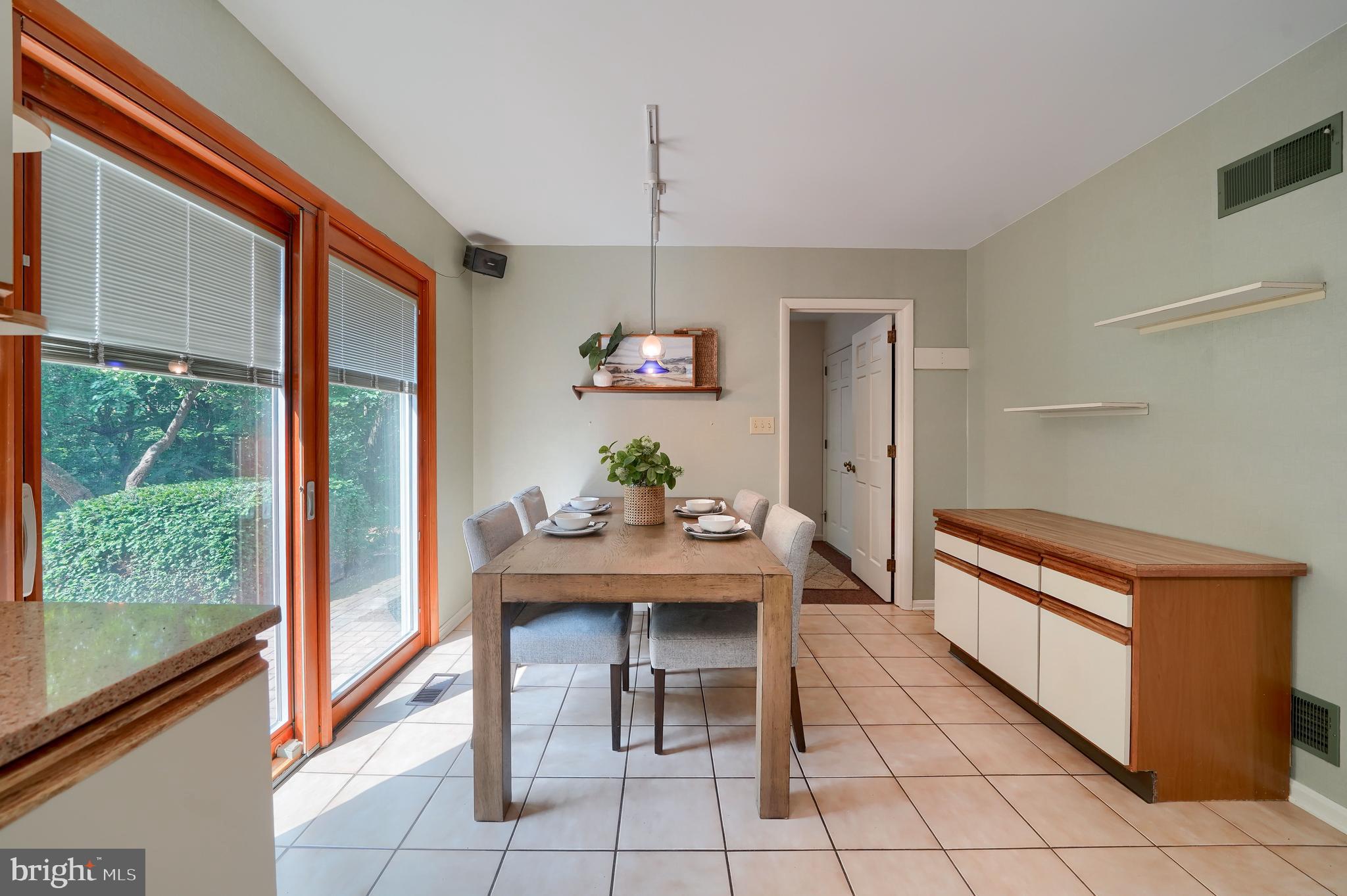 MISSION HILLS - Residential