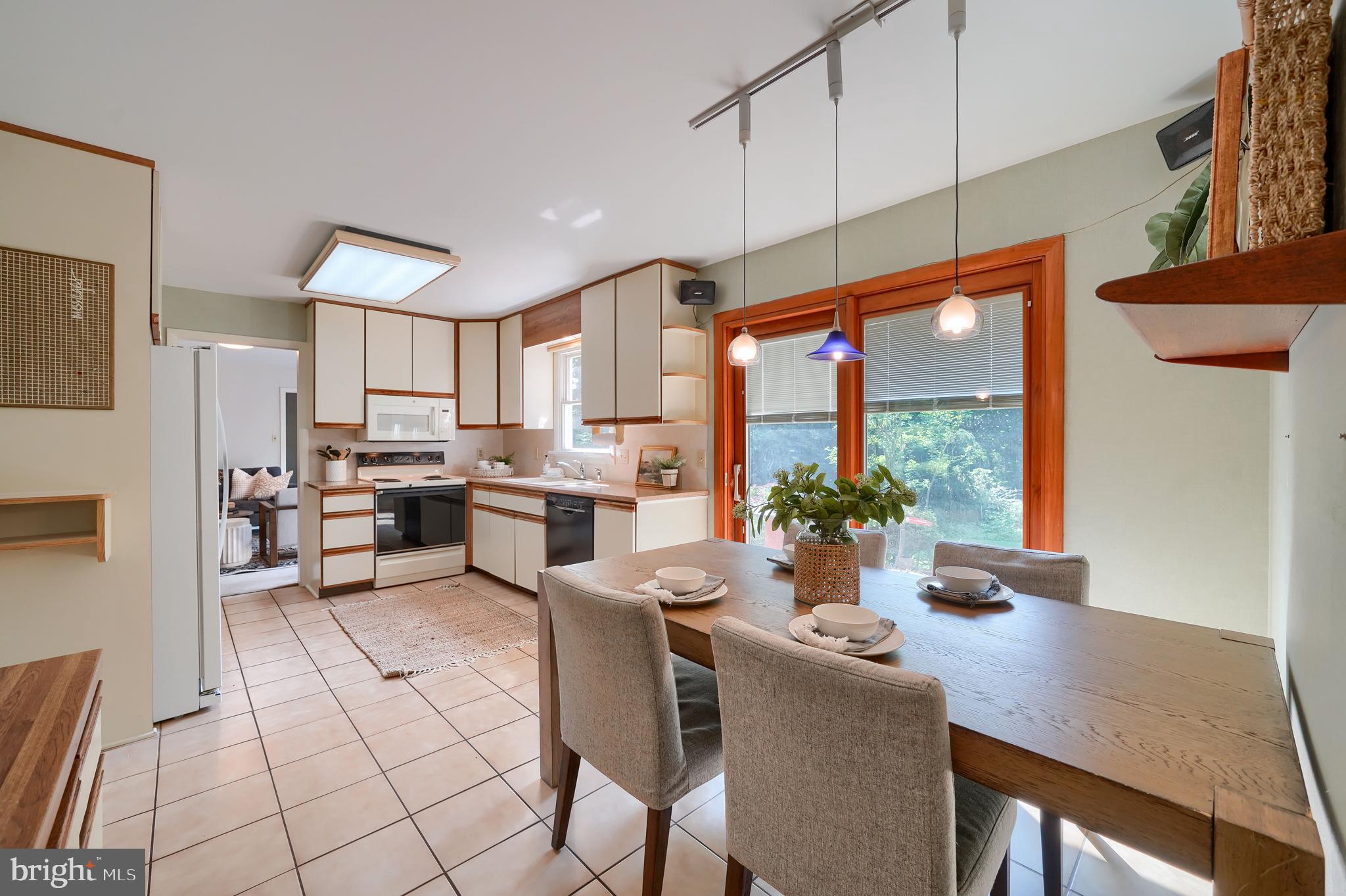 MISSION HILLS - Residential