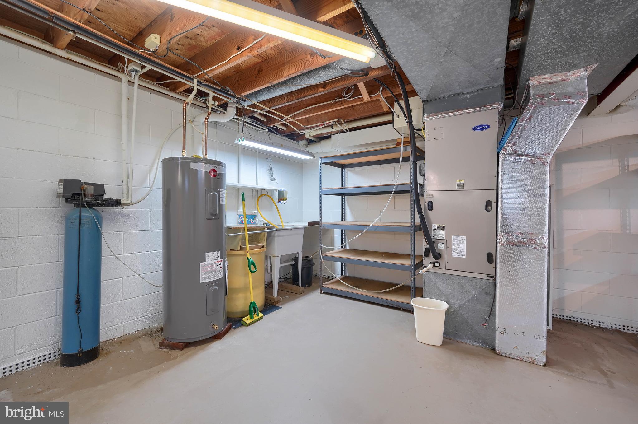 MISSION HILLS - Residential