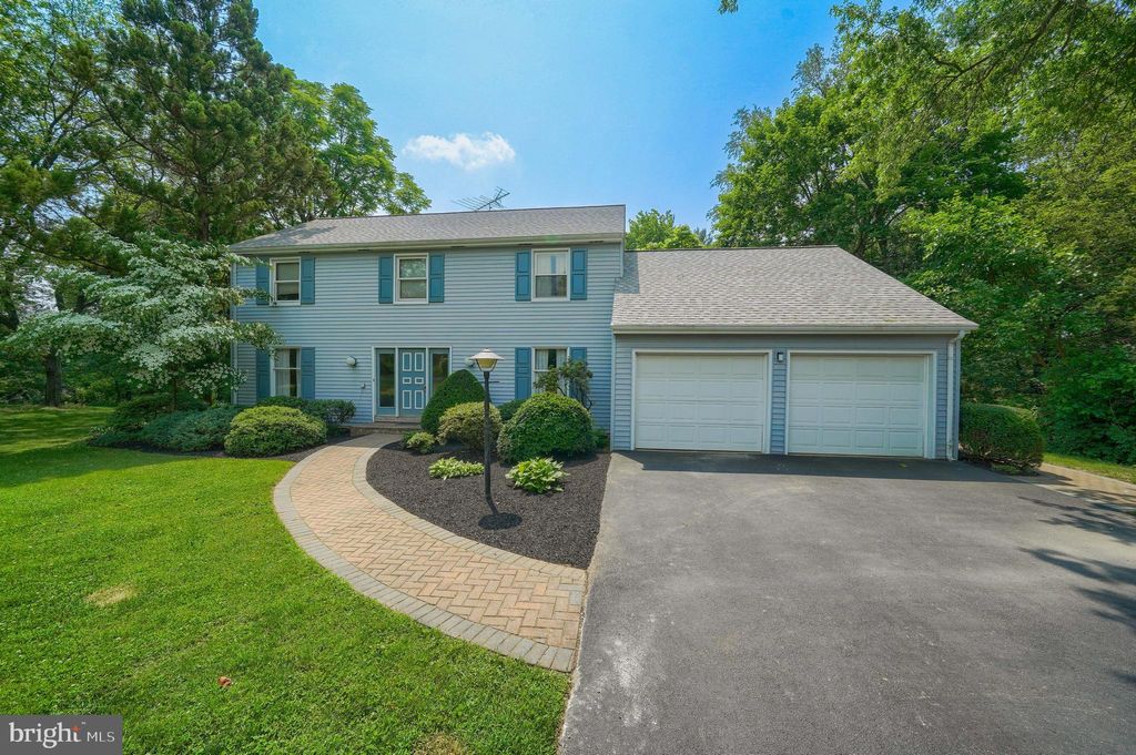 Photo of 2640 Breezewood Drive, LANCASTER, PA 17601 (MLS # PALA2071014)