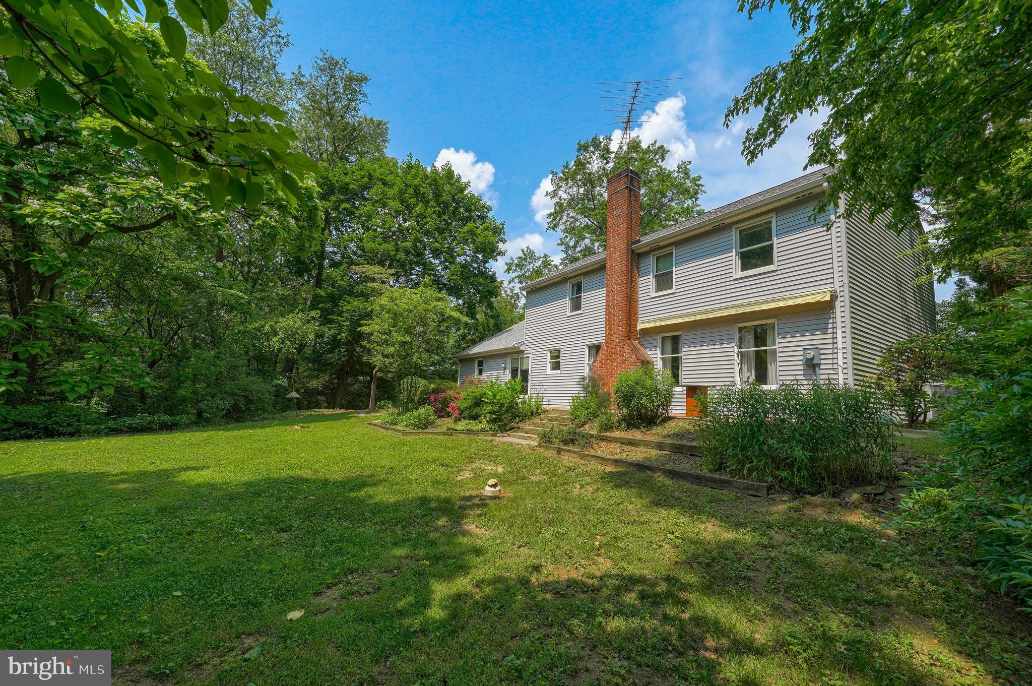 MISSION HILLS - Residential