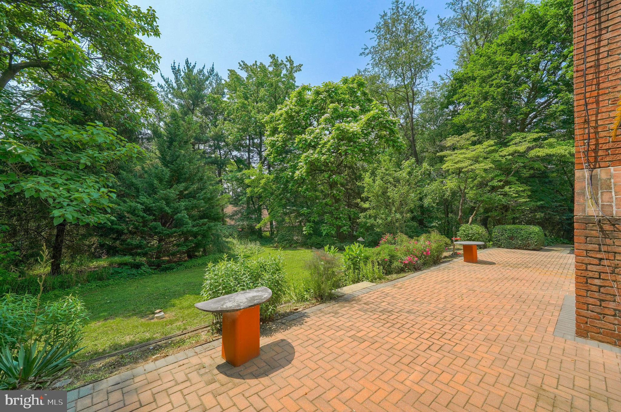 MISSION HILLS - Residential