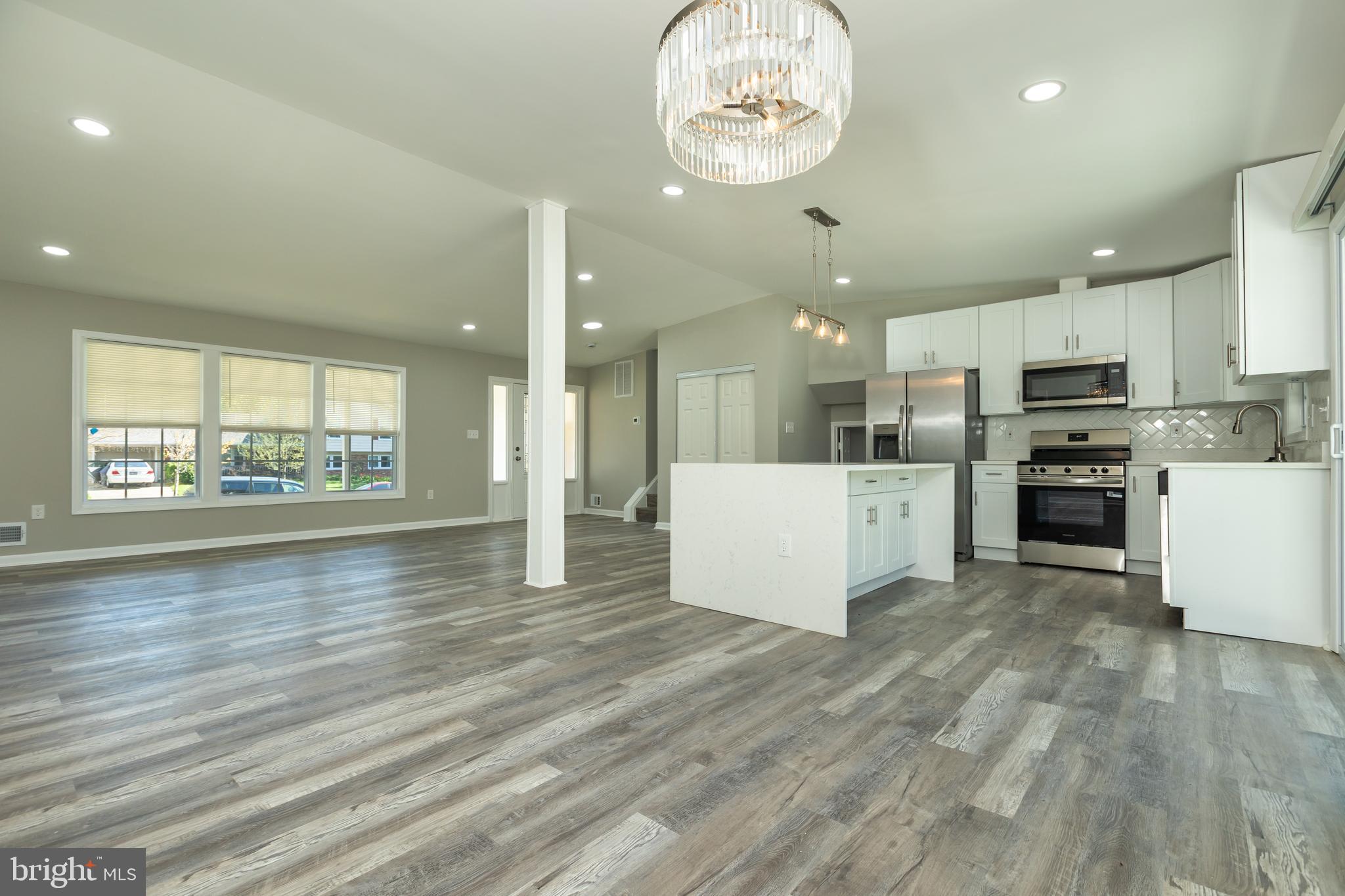 2710 CURRY DRIVE