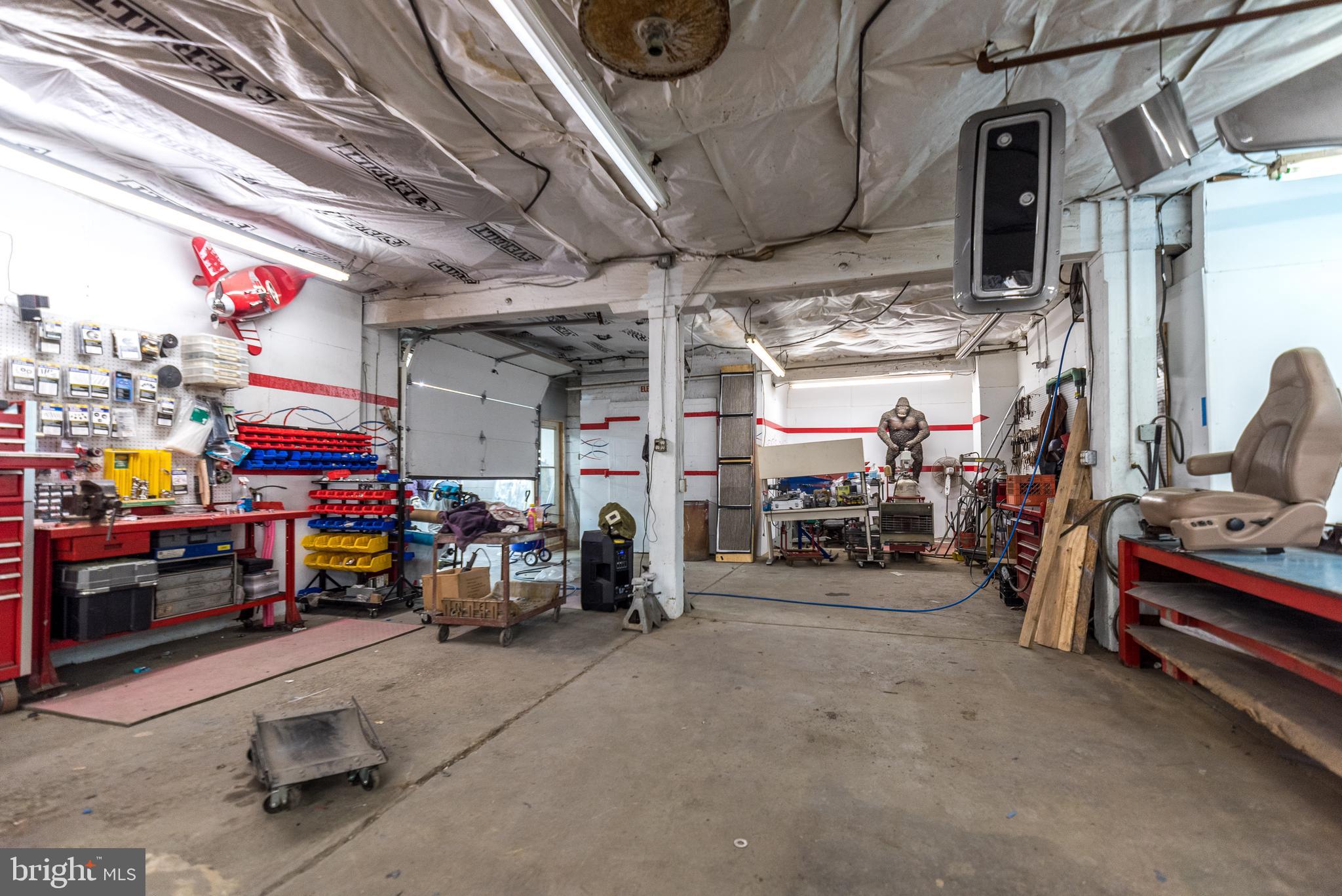 FRANKFORD - Commercial Sale