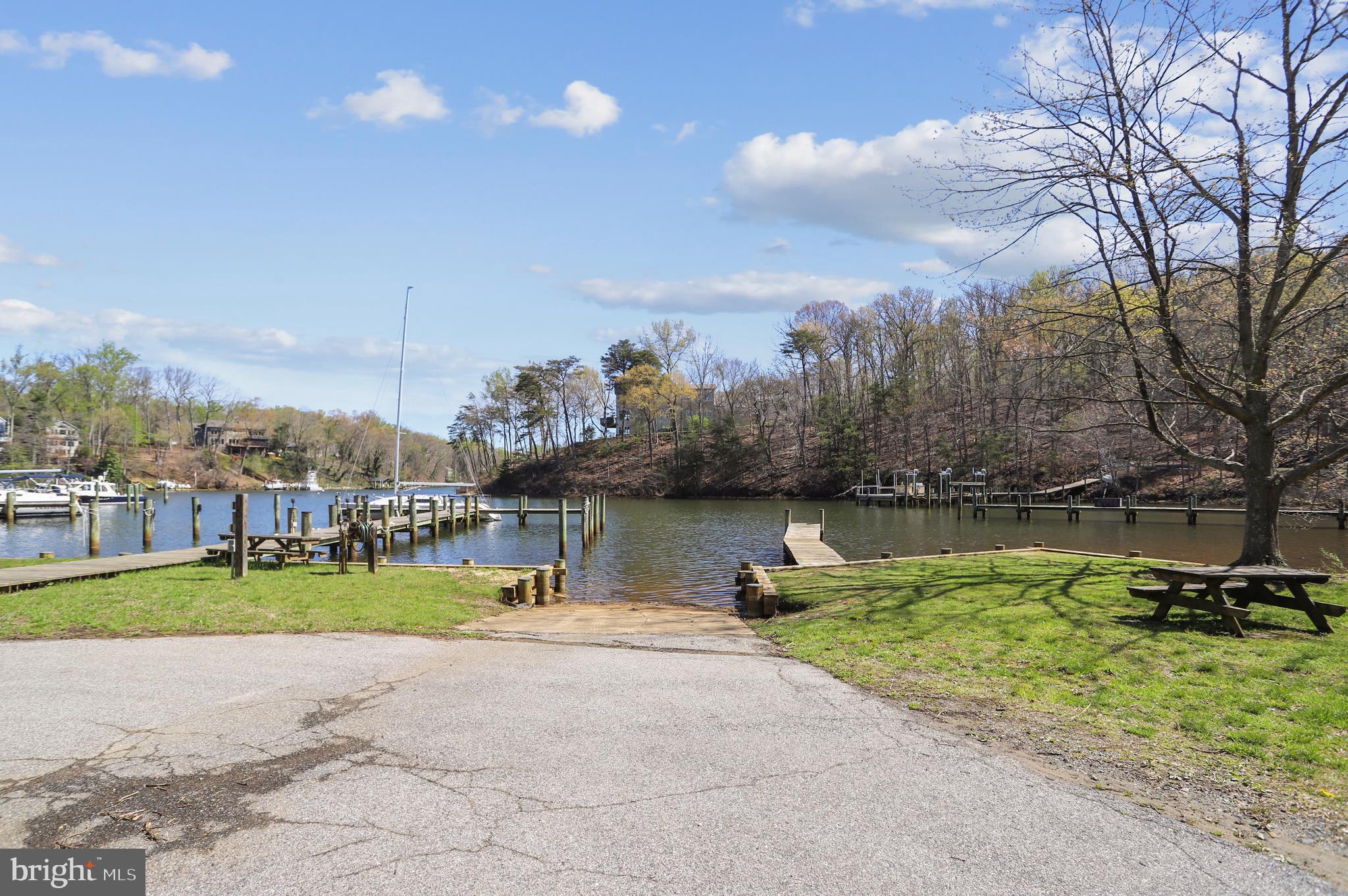 SEVERN GROVE - Residential