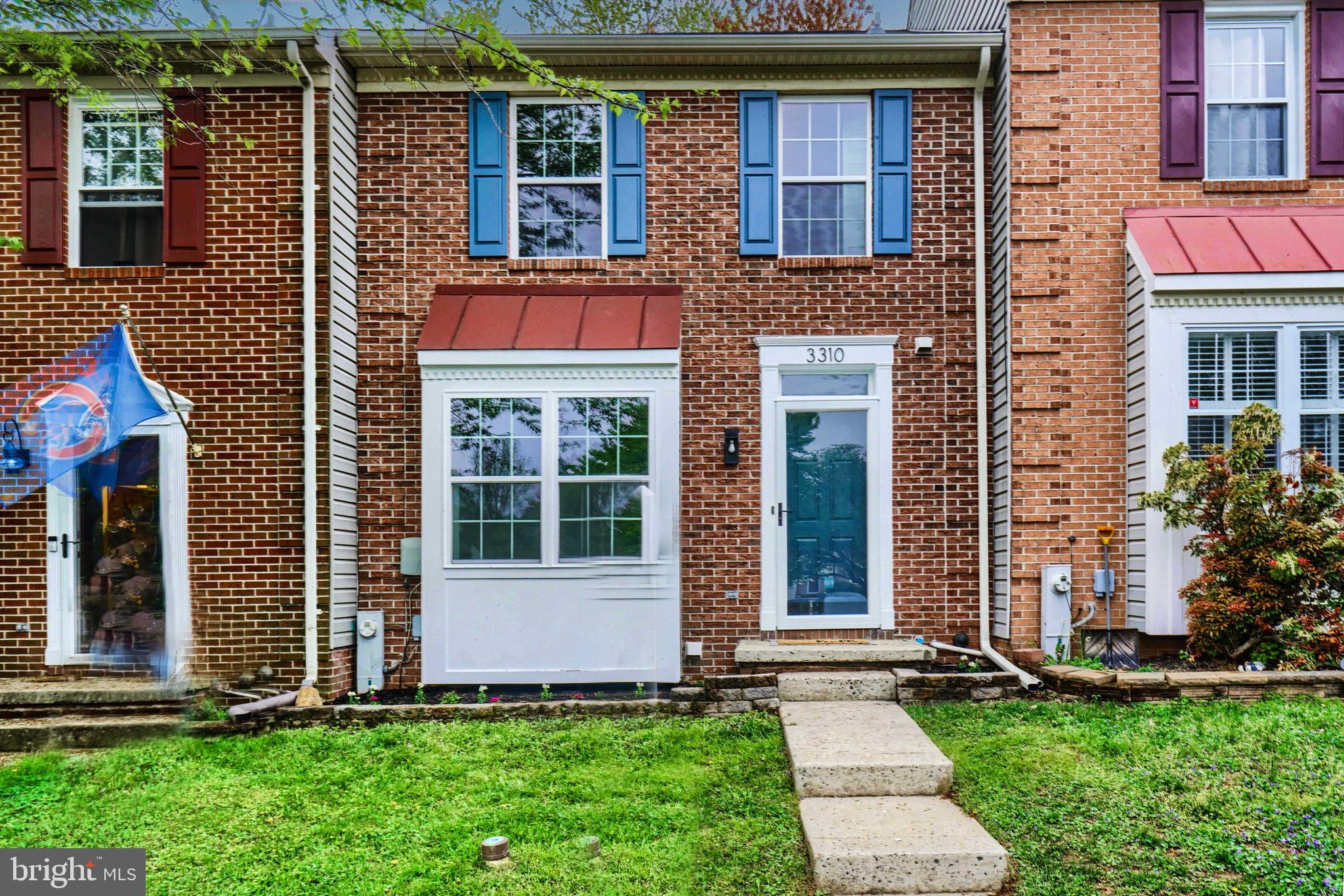 CONSTANT FRIENDSHIP - Residential